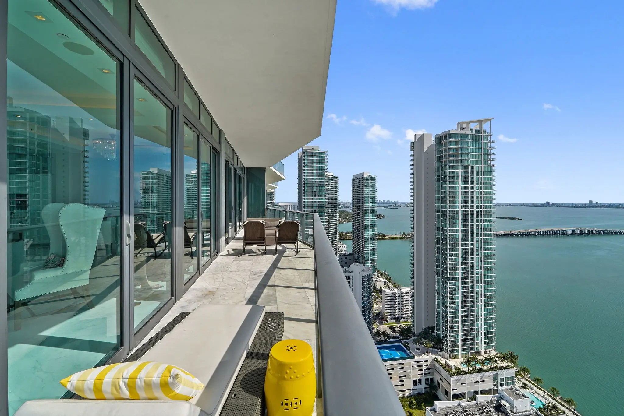 460 NE 28th Street, #4104, Miami, Florida 33137 - 15_-_30__4104_photo_by_MiamiRealEstatePhotographers.com_Neila_Granzoti_Rudden_bwsy4r