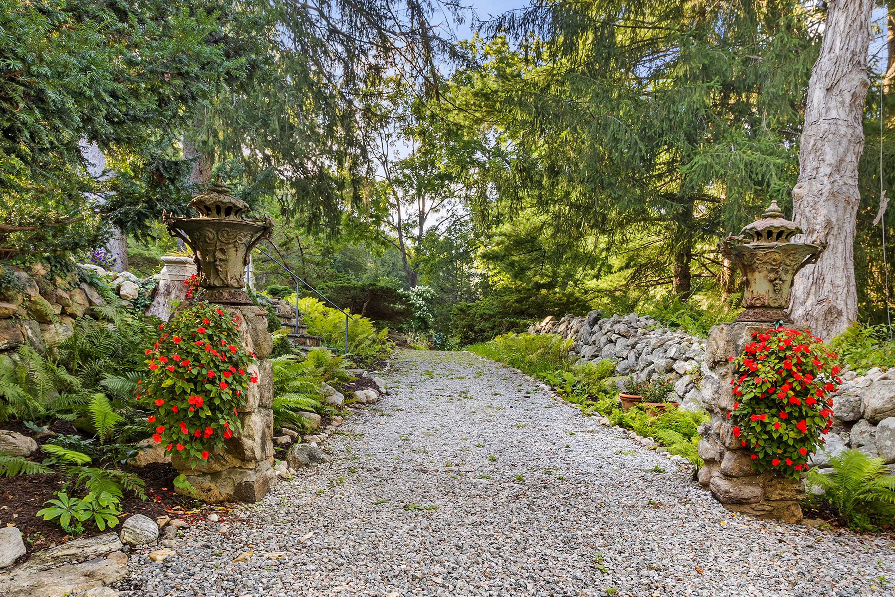 1 Webb Trail, Garrison, New York 10524 - 27_-_Exteriors-01_pfn9rw