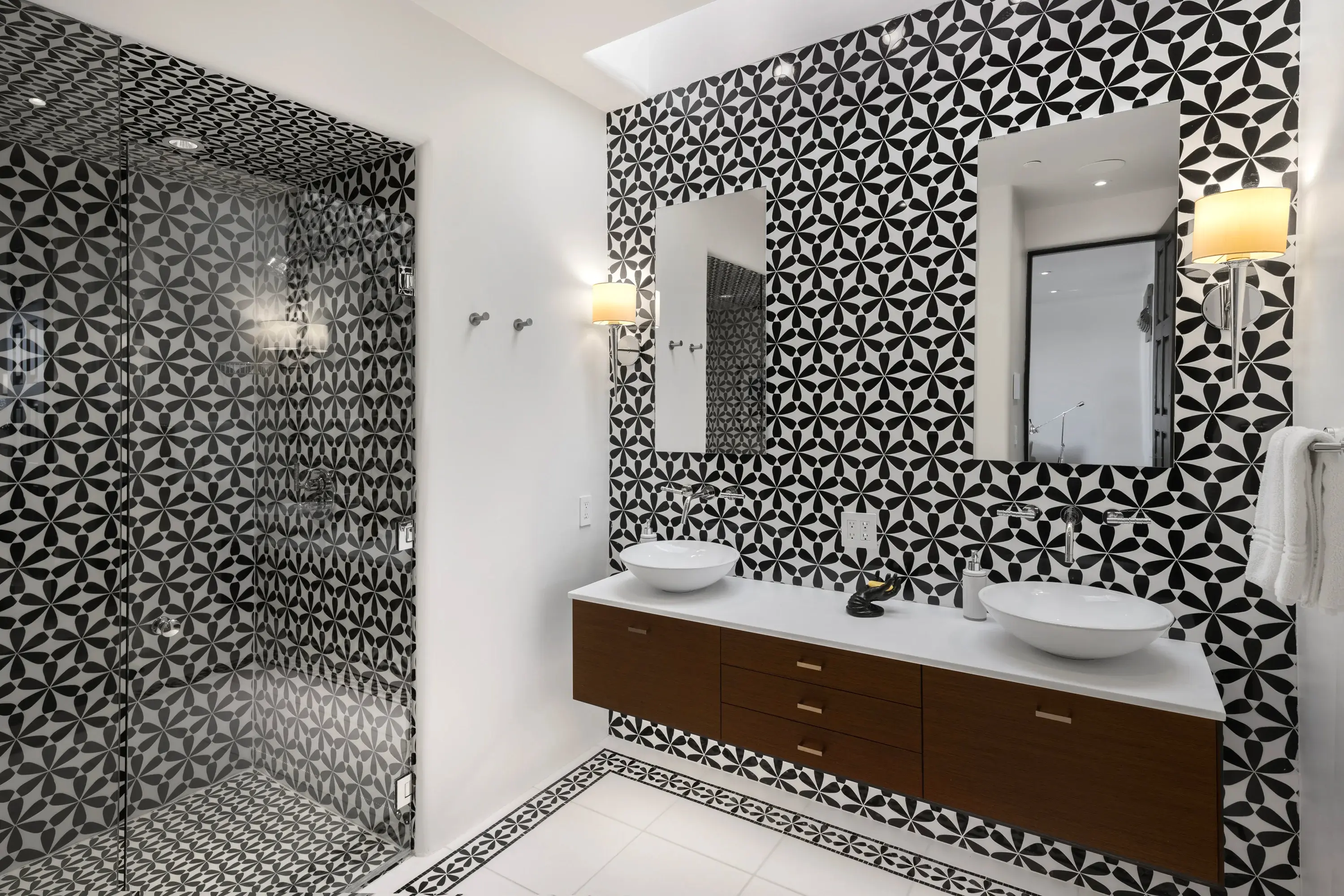 211 Camino Del Norte, Santa Fe, New Mexico 87501 - 211_Camino_Del_Norte_34_zvtcrv