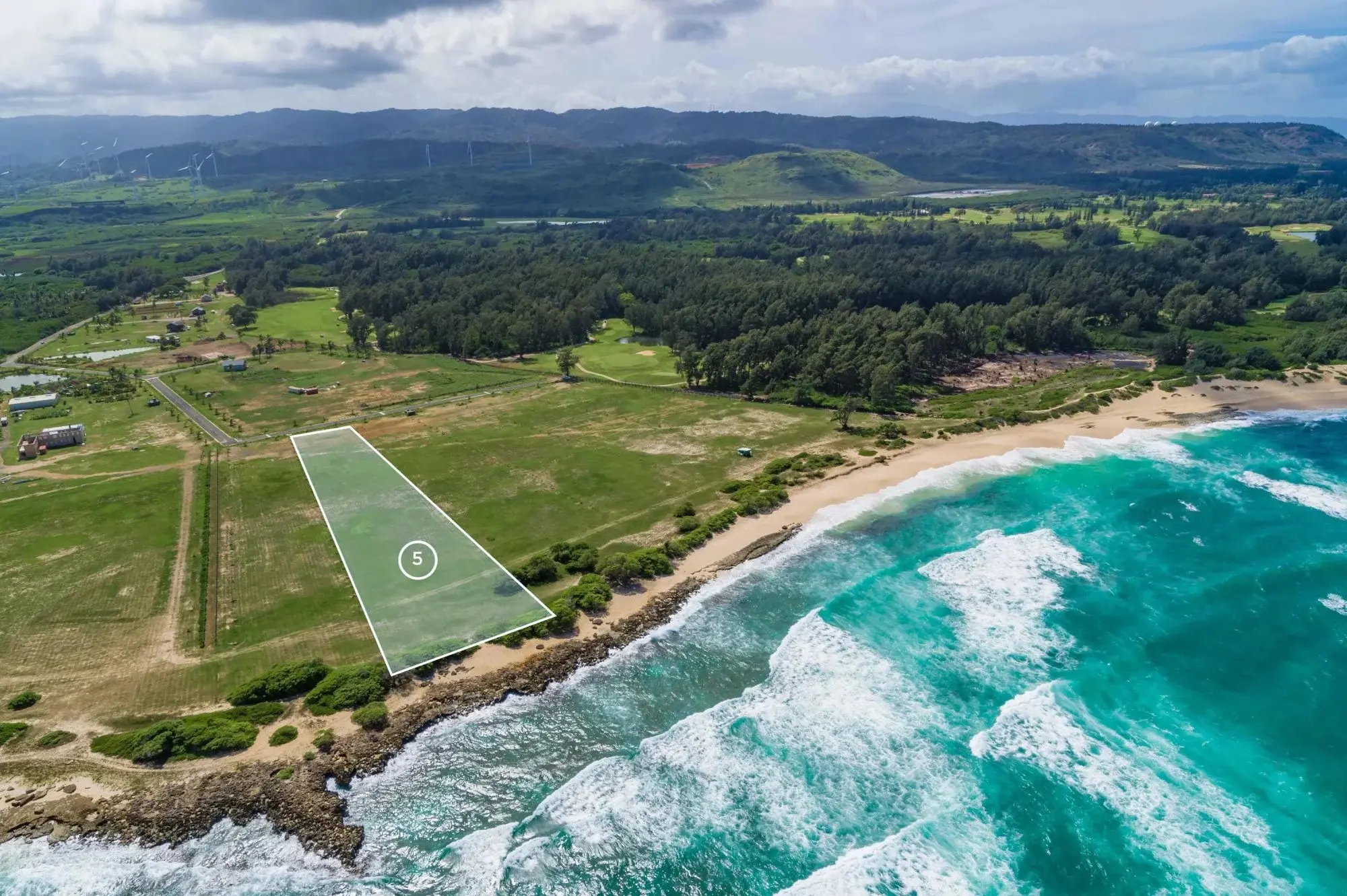179ft of Kaneakua Cove beachfront and 3.01ac of land bordering renowned Arnold Palmer Golf Course provides a pristine oceanfront opportunity on Oahu’s coveted North Shore.  