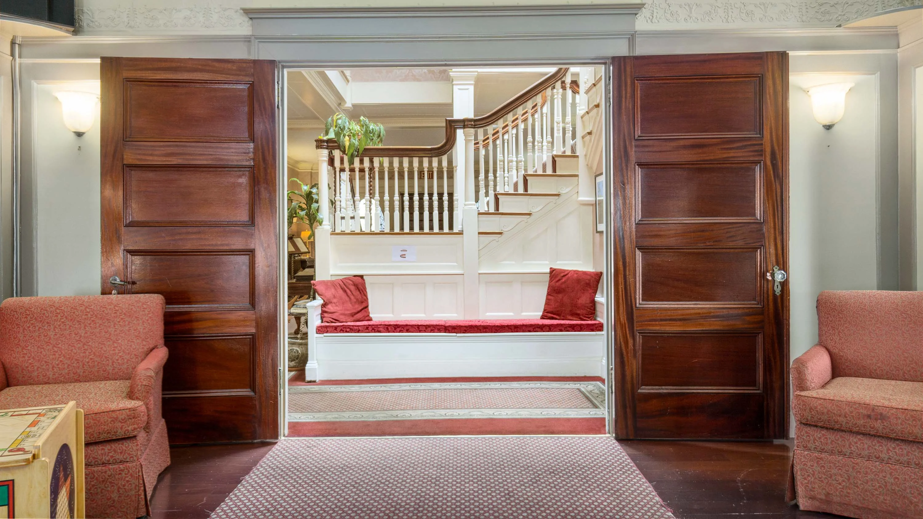 51 Walker Street, The Berkshires, Massachusetts 01240 - gateways-inn-51-walker-street-lenox-massachusetts13_nvoydd