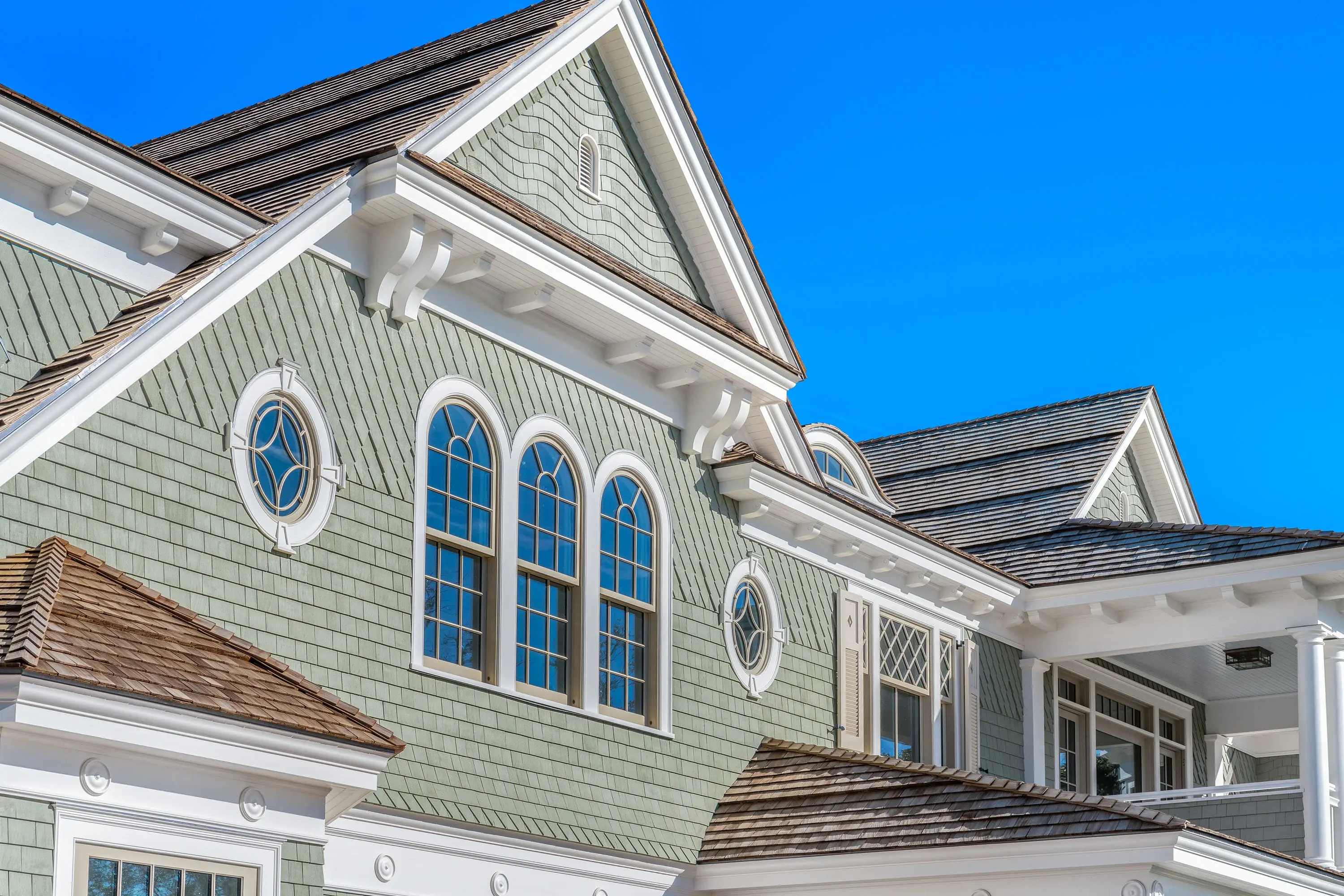 Discover “The House on King’s Point,” a masterpiece of design by renowned architect Roger H. Seifter of legendary firm Robert A. M. Stern Architects (RAMSA). 