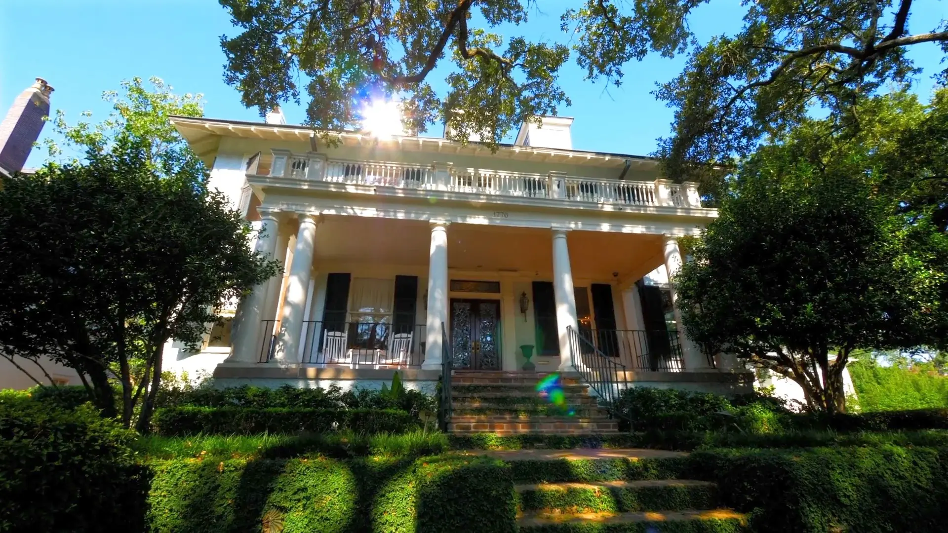 Built in classic New Orleans style, and boasting a 2013 Carbine renovation, this elegant 5-bedroom residence is an opportunity to call the Big Easy home. Located on a premium corner lot with mature landscaping, this four-story estate boasts all the trappi