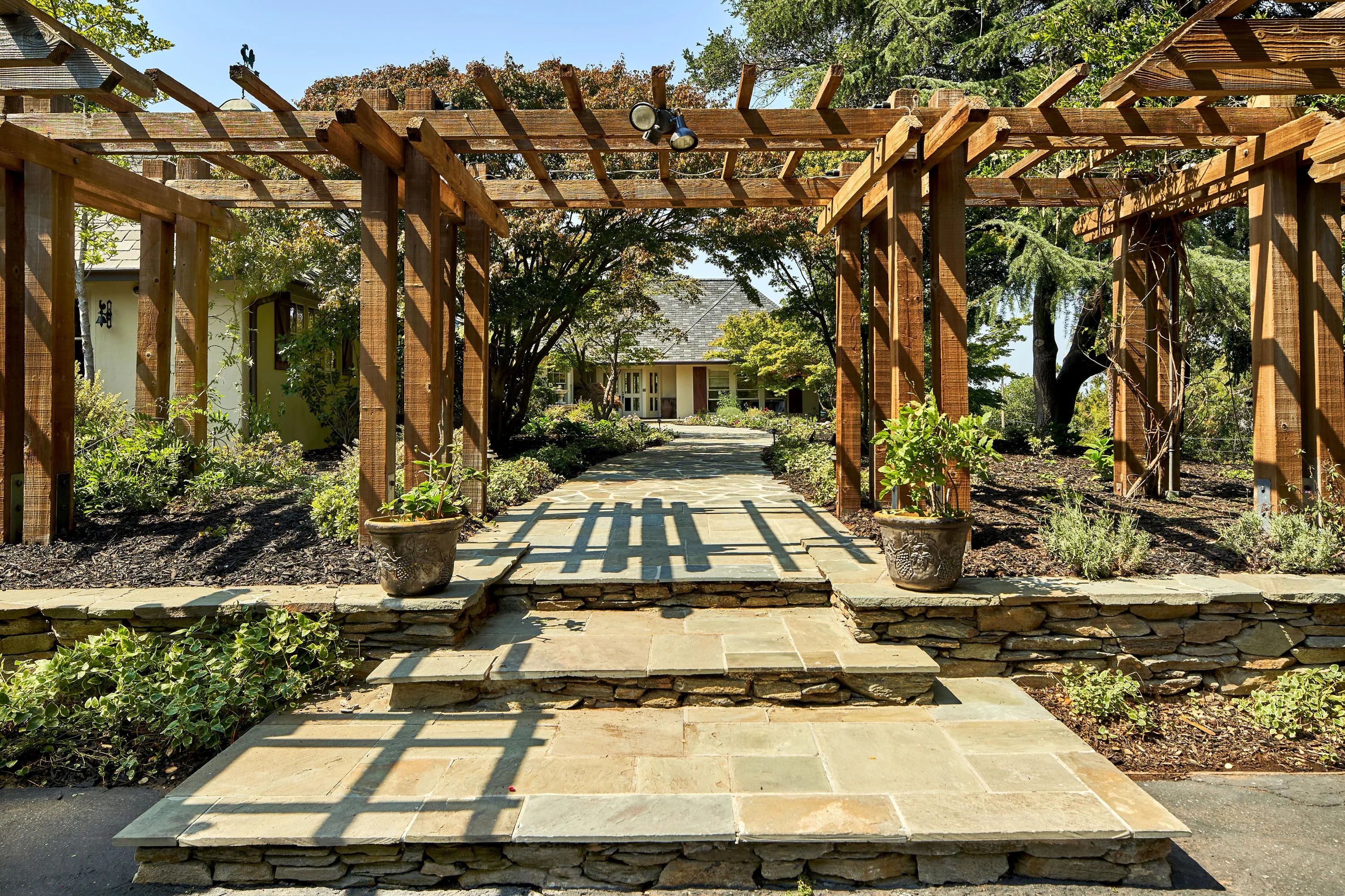 690 Loyola Drive, Silicon Valley, California 94024 - 690-loyola-drive-los-altos-hills-california54_w21m7t