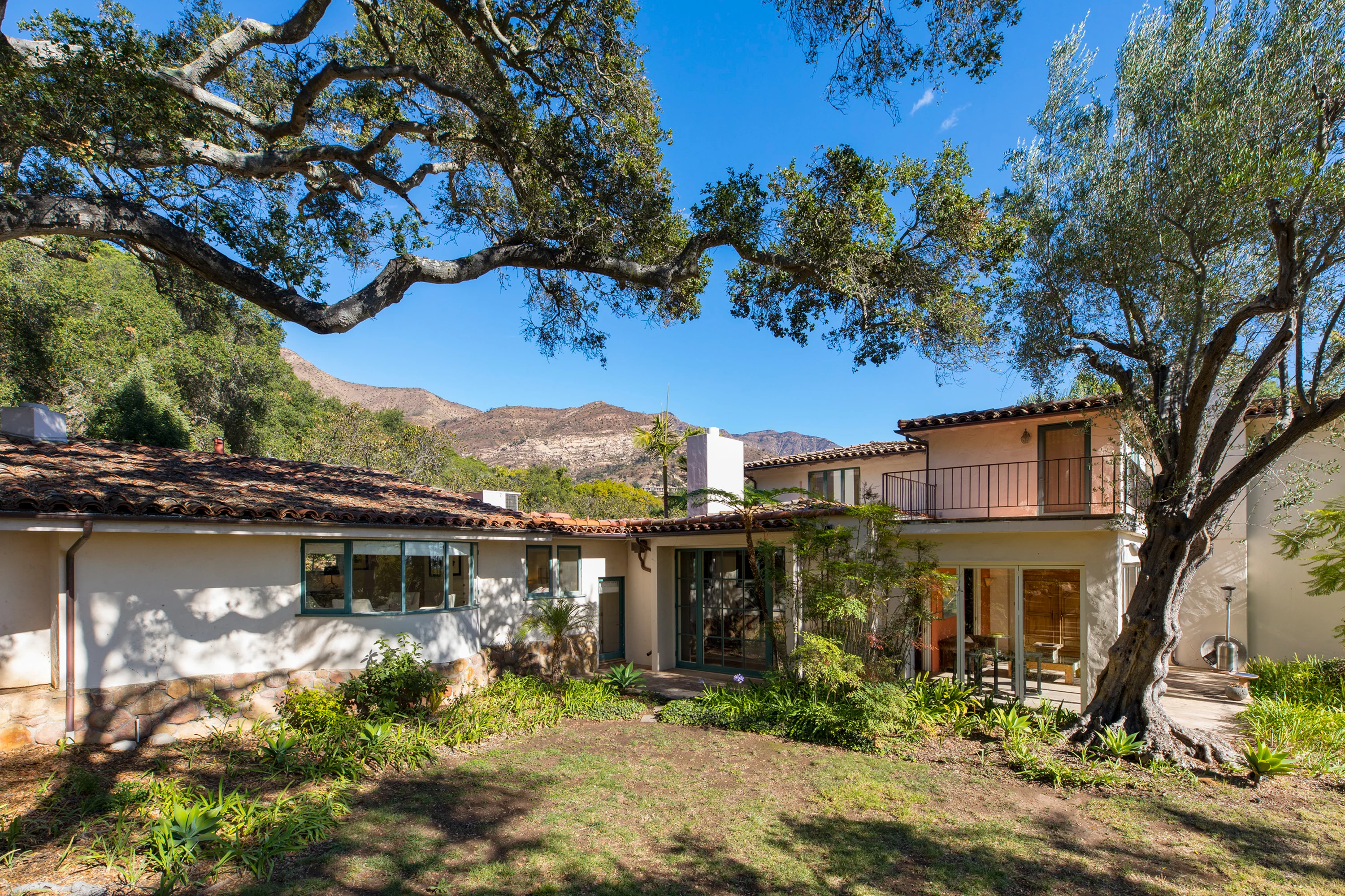 859 Picacho Lane, Montecito, California  - 859-picacho-lane-santa-barbara-california45_nytgvx