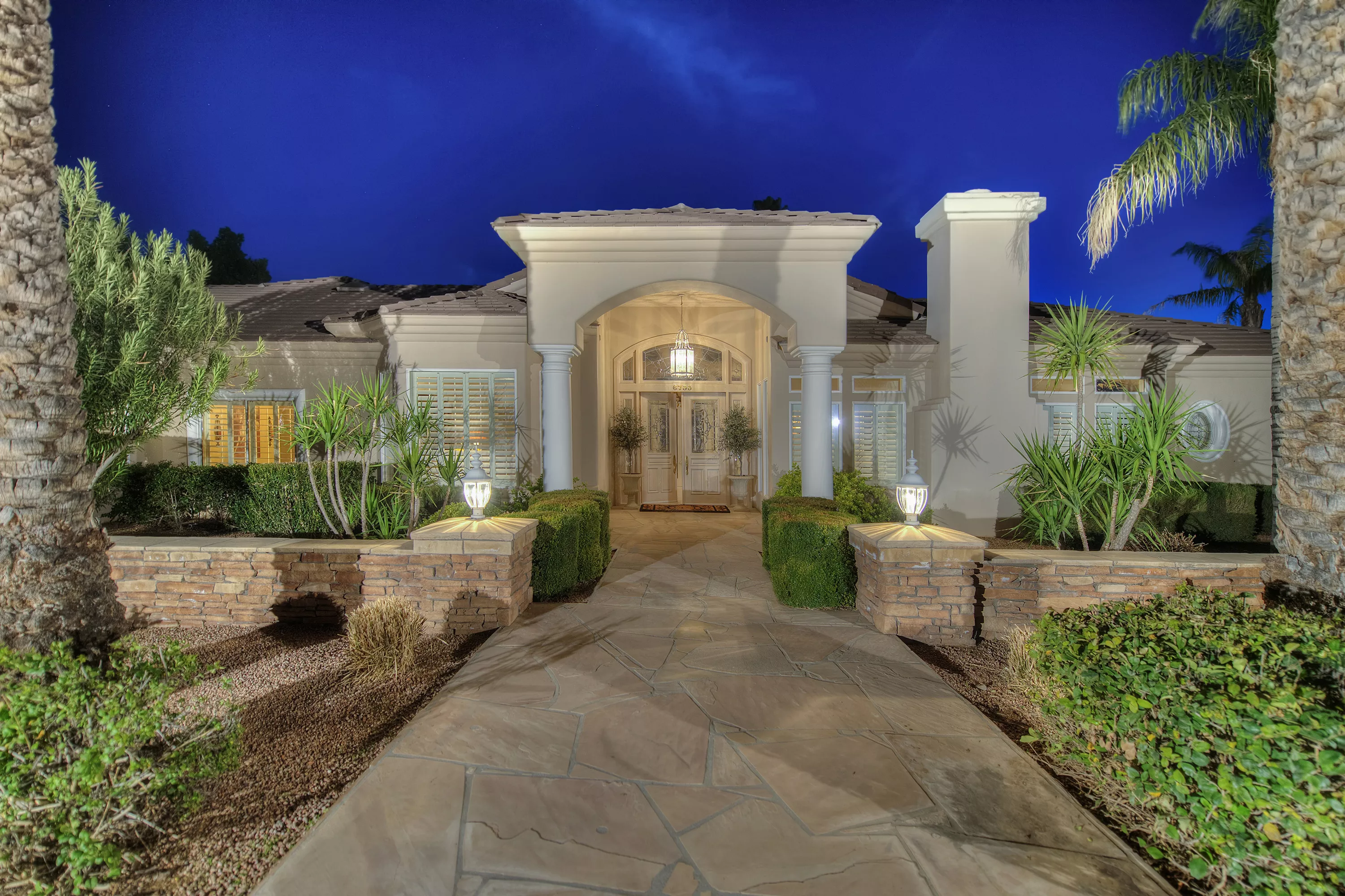 6733 East Caron Street, Paradise Valley, Arizona 85253 - east_caron_estate02_i4wqdb