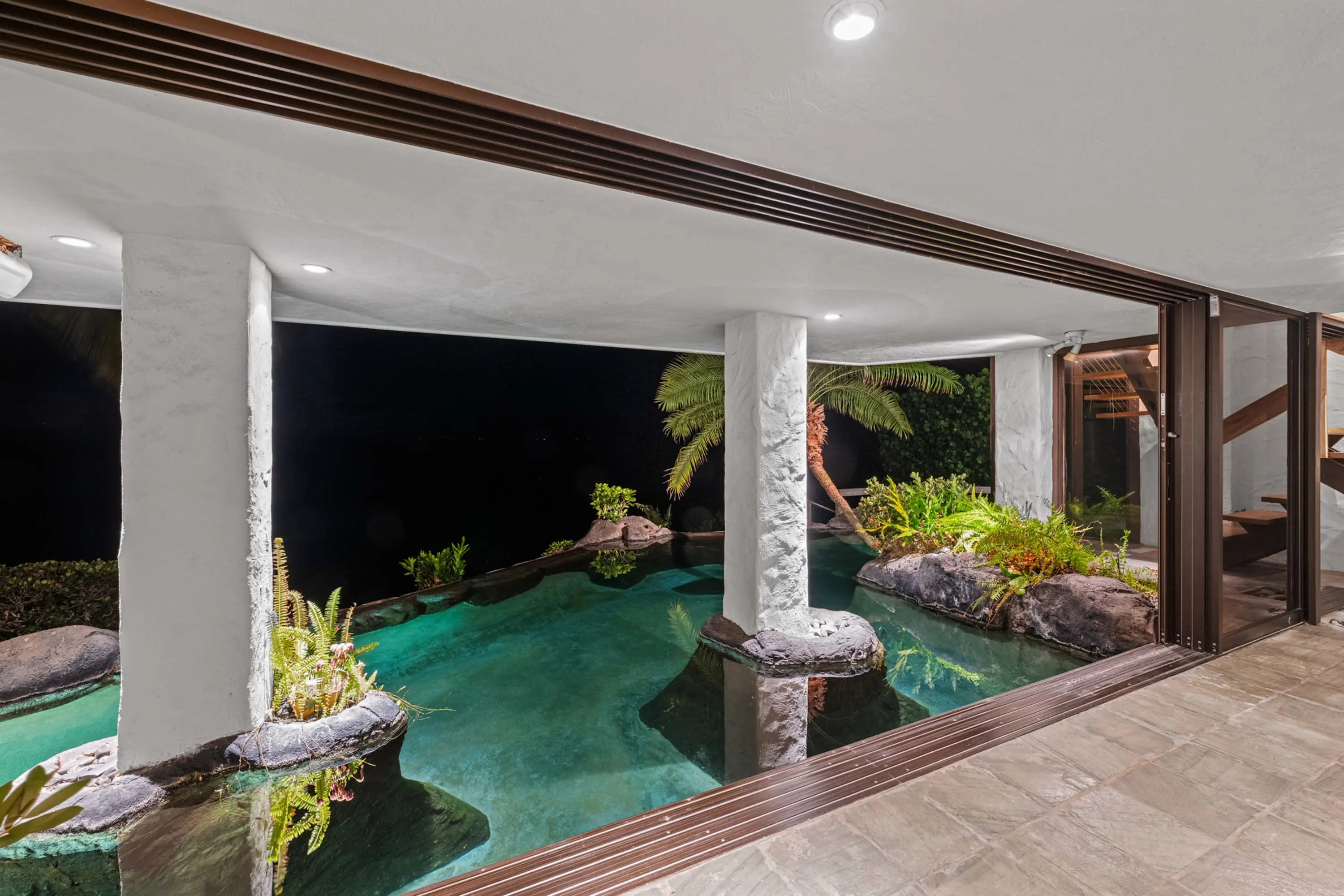 22 5163 and 5157 Lower Honoapiilani Rd, Lahaina, HI 96761 - Luxury Real Estate - Concierge Auctions