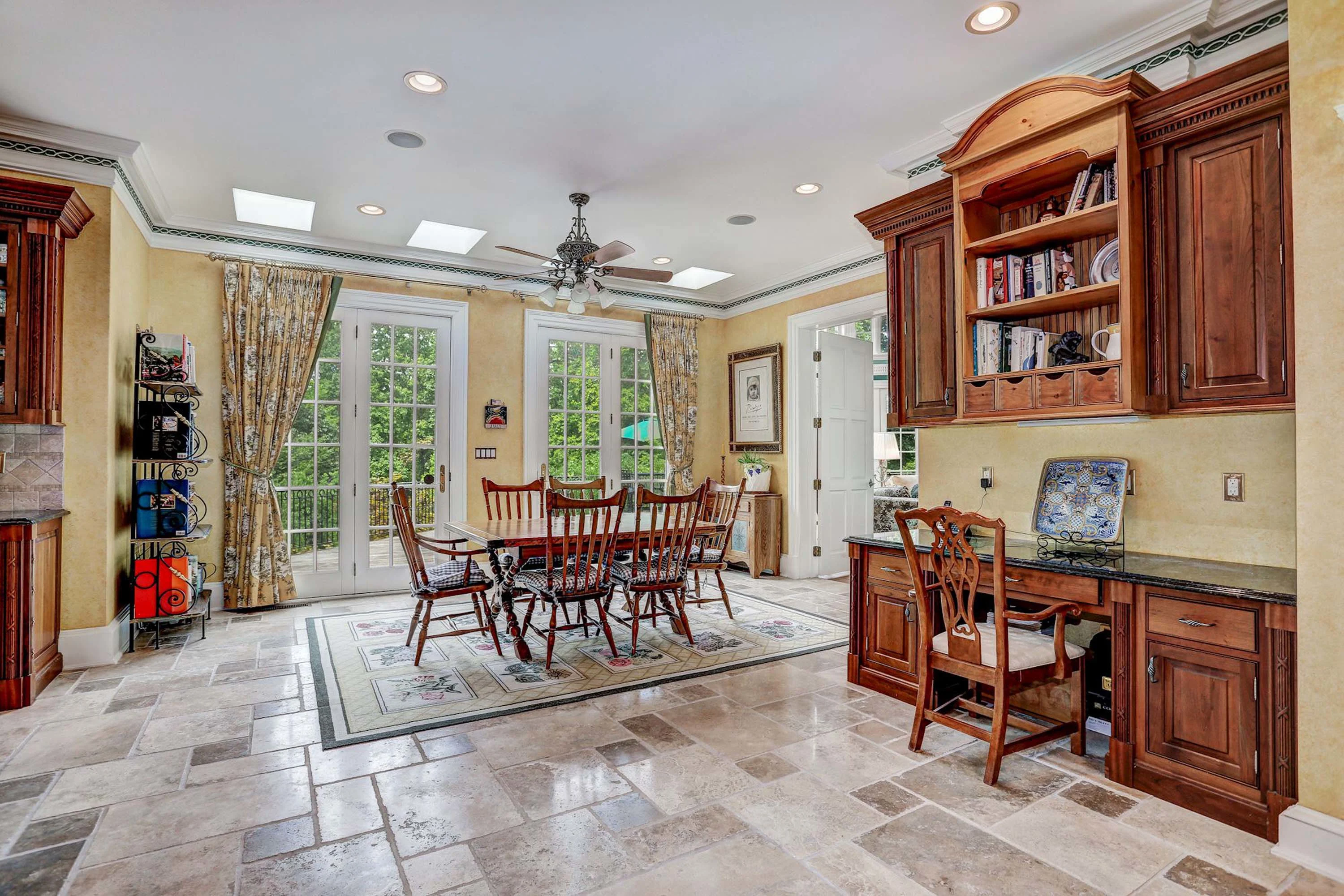 7984 Georgetown Pike, Near Washington D.C., Virginia 22102 - 7984-georgetown-pike-mclean-virginia11_tb1llk