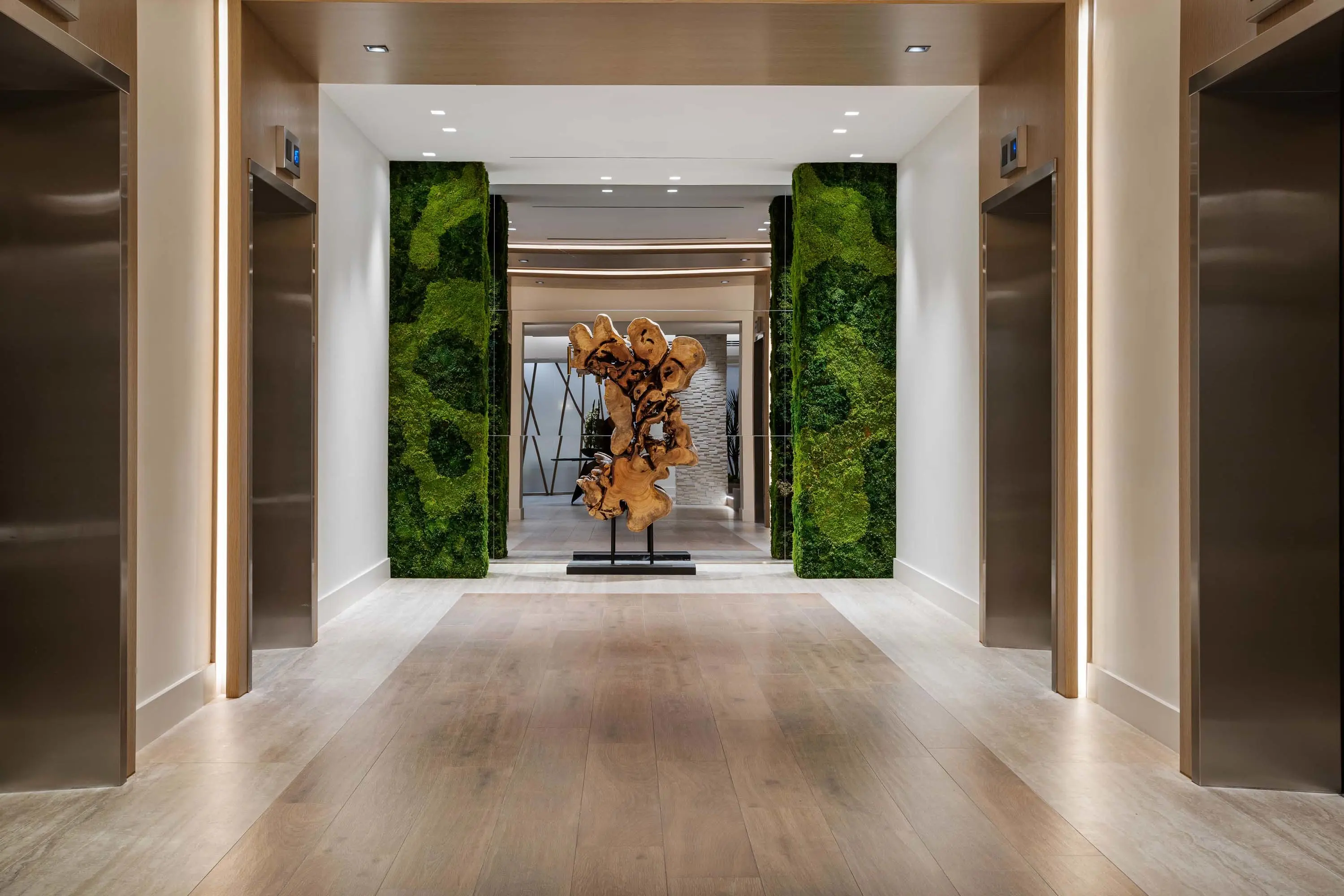 03 2301 Collins Ave Apt 1634 - Luxury Real Estate - Concierge Auctions