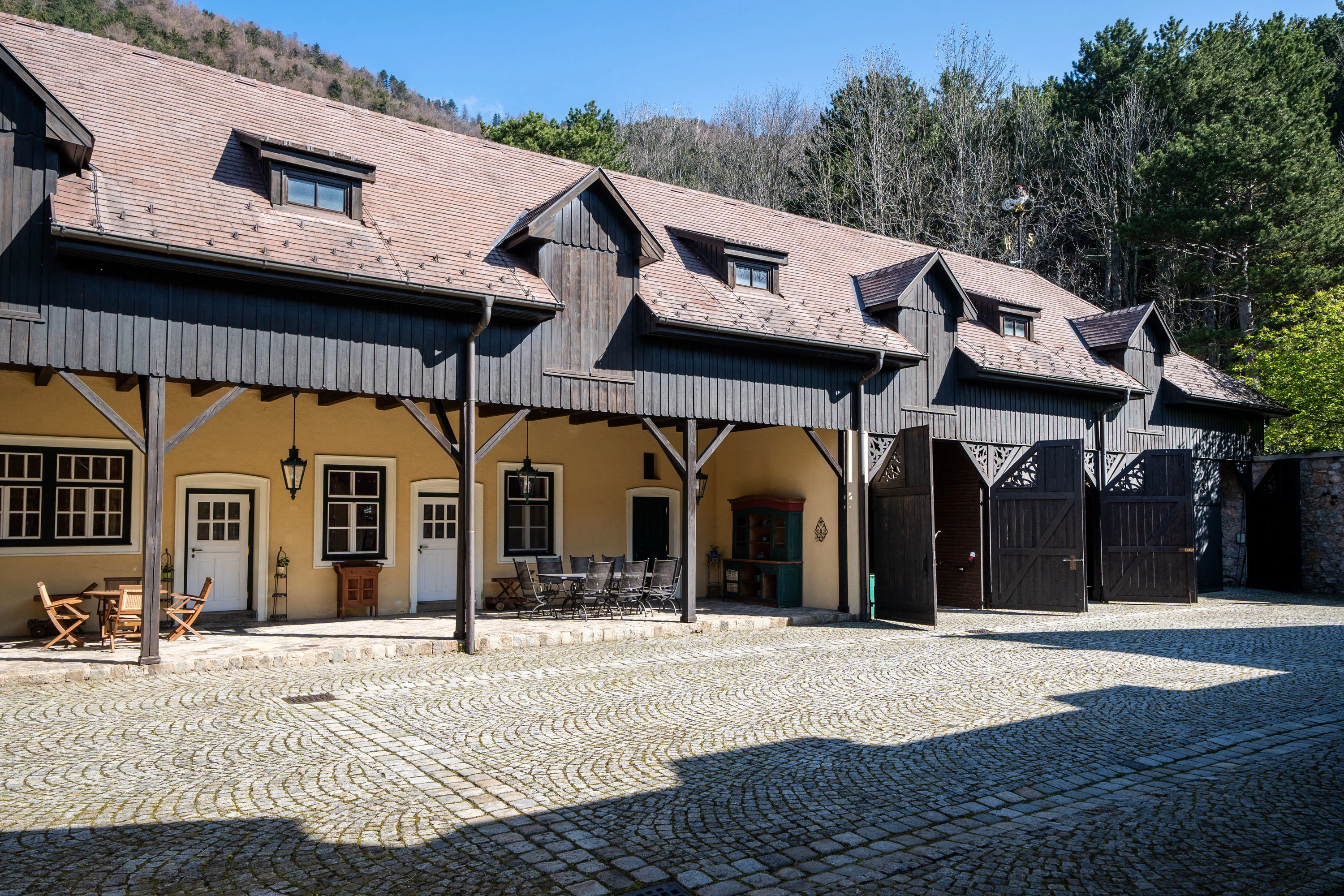 Luxury Sporting Estate, Near Vienna, Near Vienna 0000, Austria - sporting-estate-schneeberg-austria36_qr96px