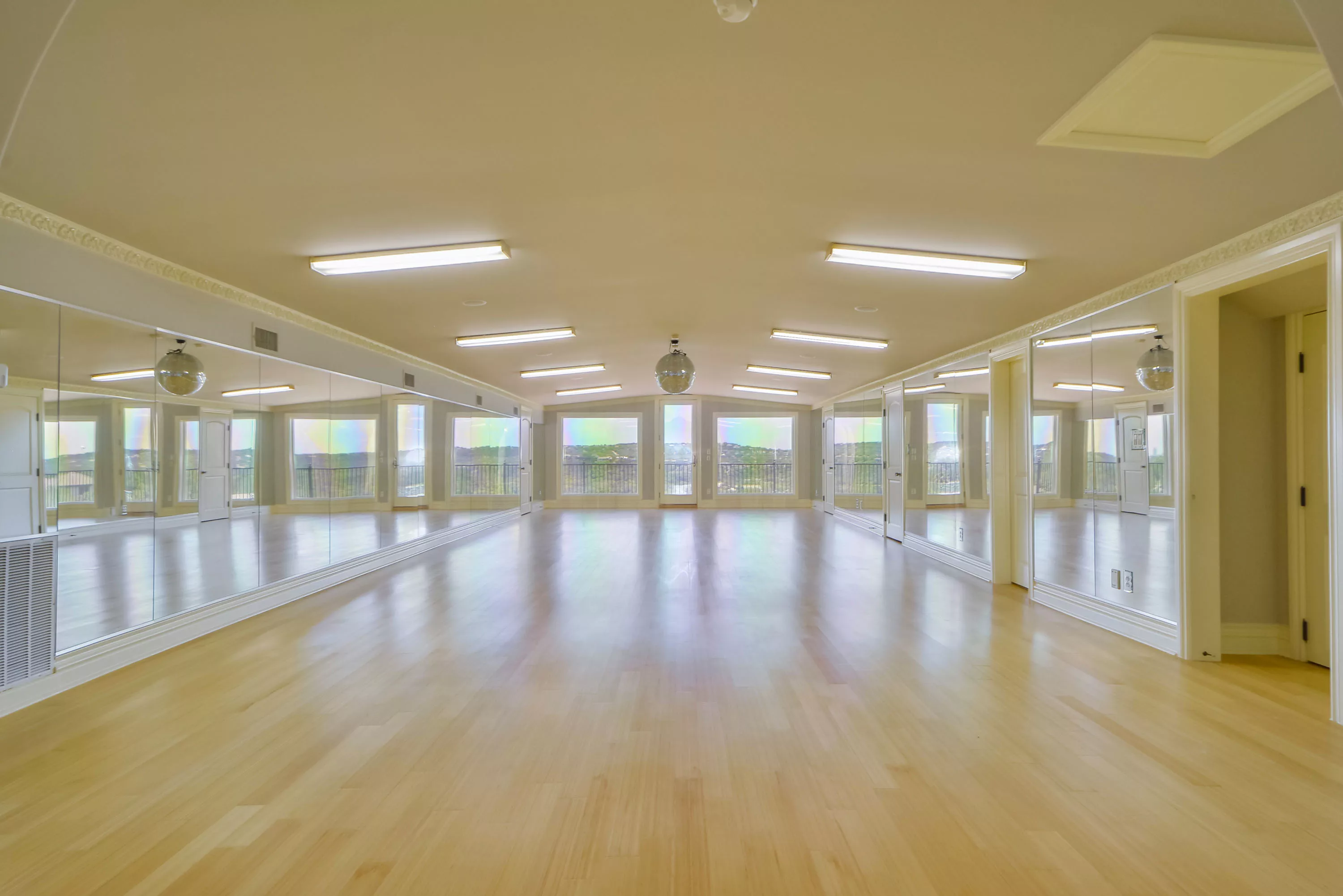 7500 Escala Dr., Austin, Texas 78735 - 7500-escala-dr-austin-tx-24-08-01-41-4141_aho2cm