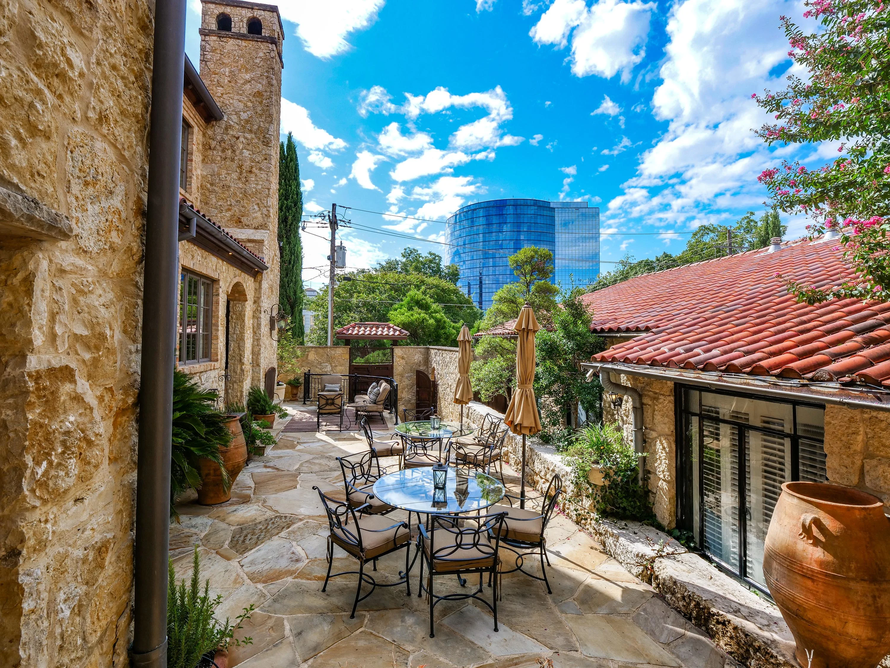 2505 Welborn Street, Turtle Creek, Dallas, Texas 75219 - 2505-welborn-street-dallas-texas40_vlgqy3