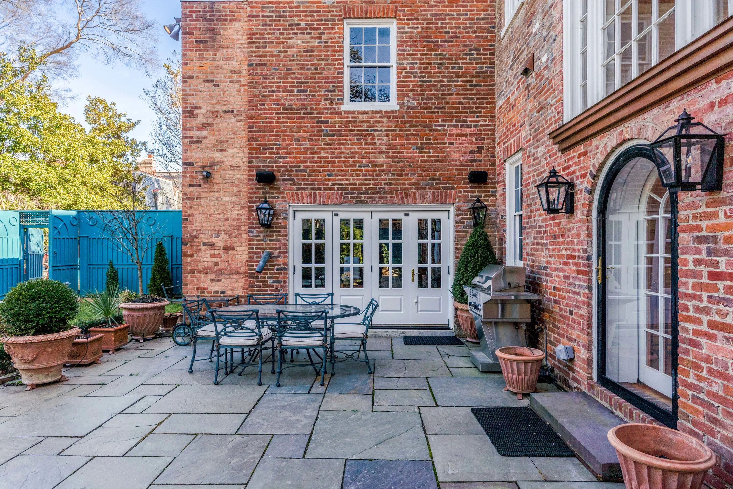3017, 3009, 3003 N St NW, Georgetown, Washington 20007 - 24_-_N_St_NW_Washington_DC15_ou03nh
