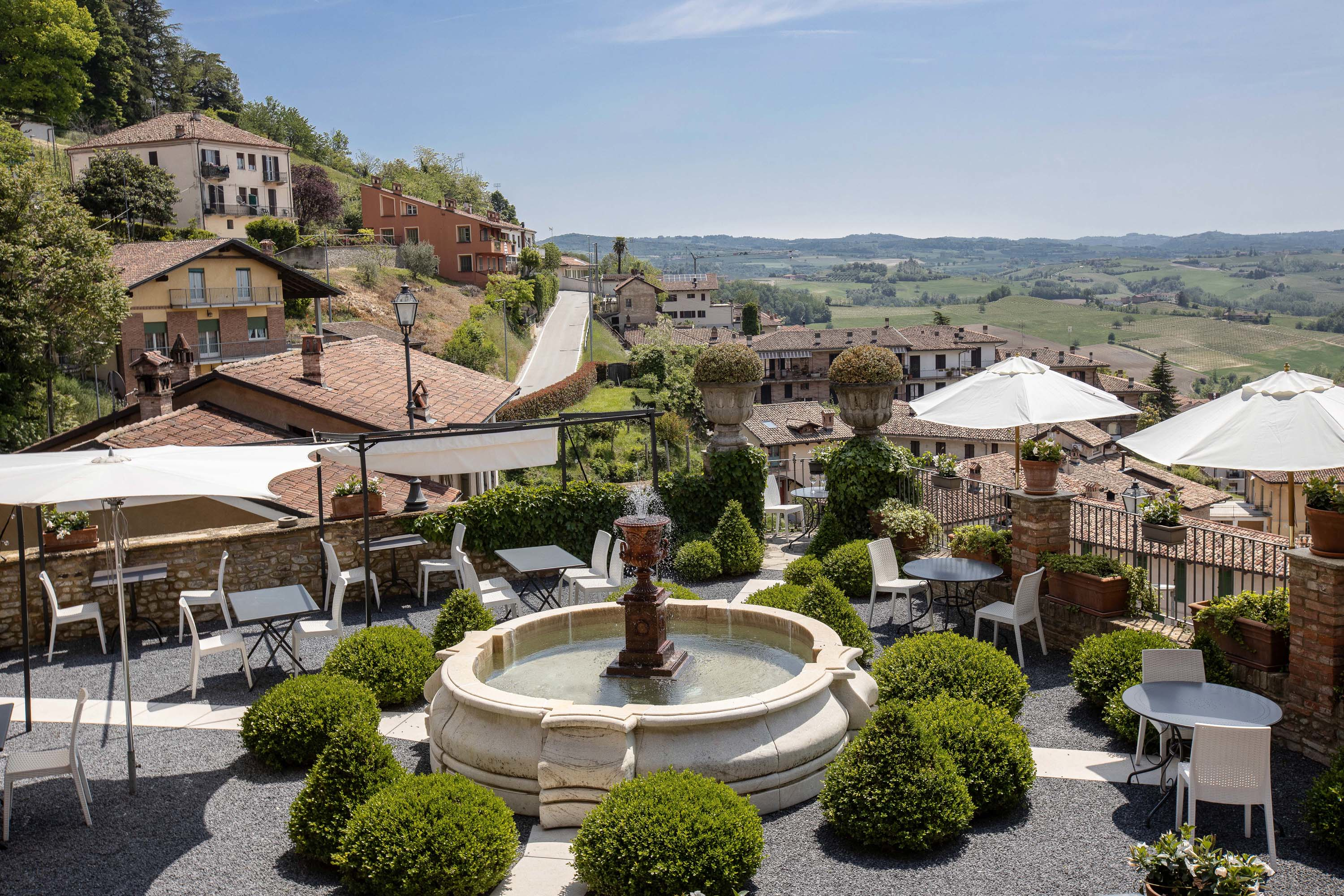 04 Palazzo Martinengo, Via Cavour 10 , & 10A, & 12, Monforte d-Alba, Barolo, 12065 Italy - Luxury Real Estate - Concierge Auctions
