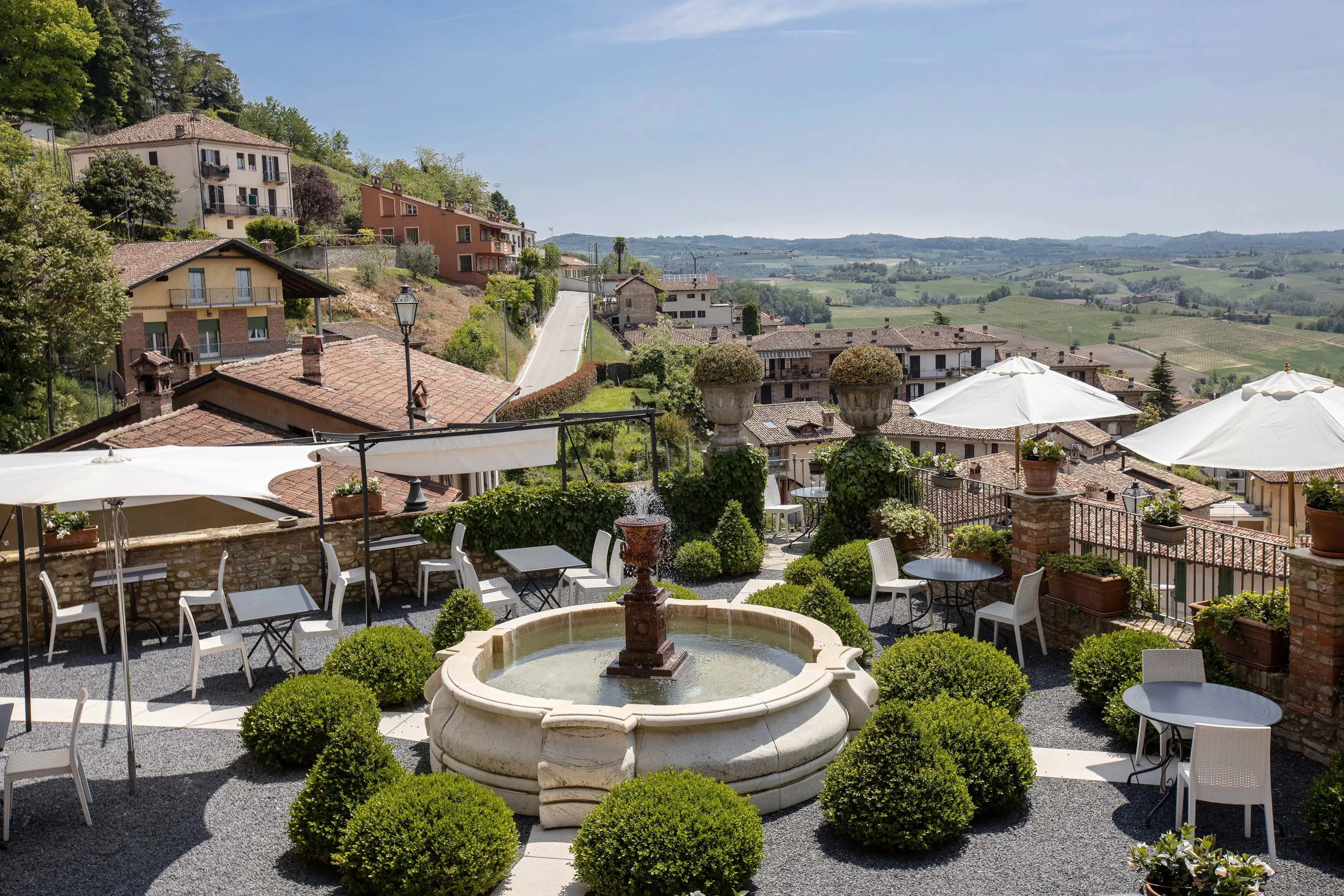 04 Palazzo Martinengo, Via Cavour 10 , & 10A, & 12, Monforte d-Alba, Barolo, 12065 Italy - Luxury Real Estate - Concierge Auctions