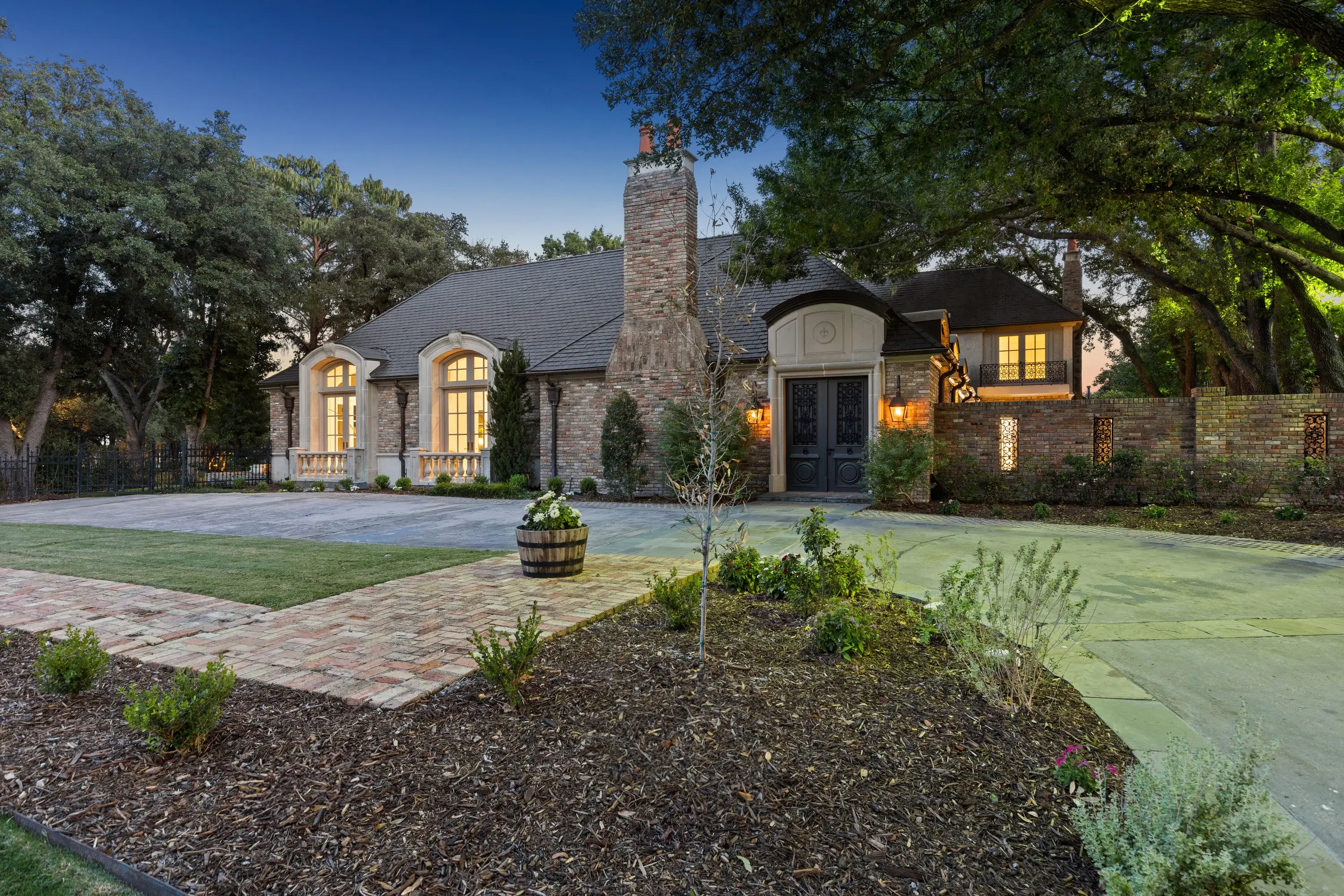 5432 Bent Tree Drive, Dallas, Texas 75248 - 5432-Bent-Tree-Drive-01_jaj46u
