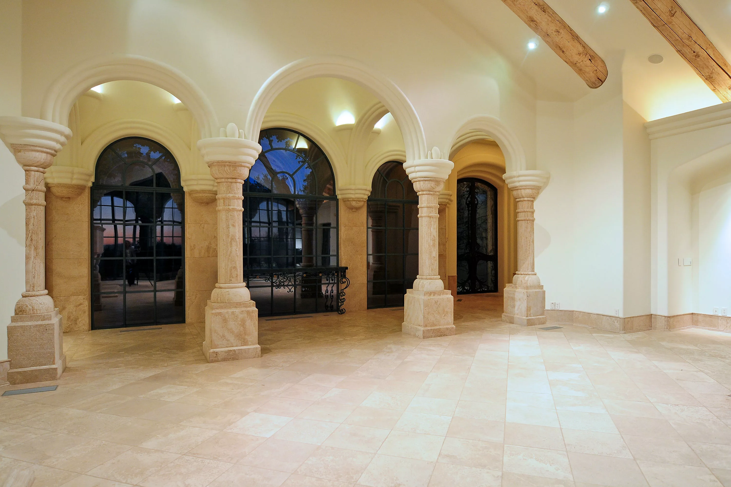 9422 East Happy Valley Road, Scottsdale, Arizona 85255 - living-foyer_vym6iu