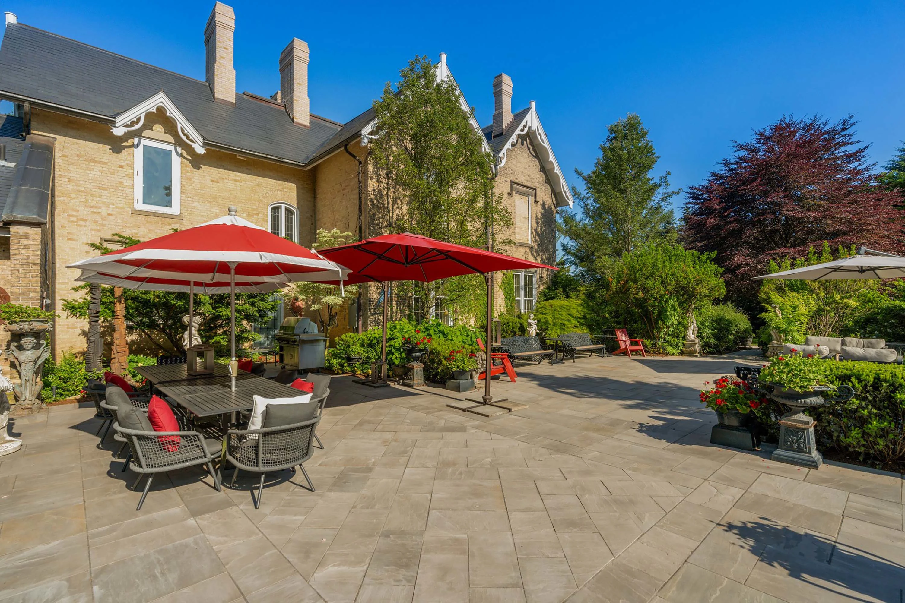 1 Banfield Street, Paris, Near Toronto, Ontario N3L2N3, Canada - 6_-_20-web-or-mls-ARW06913_xx9w2w