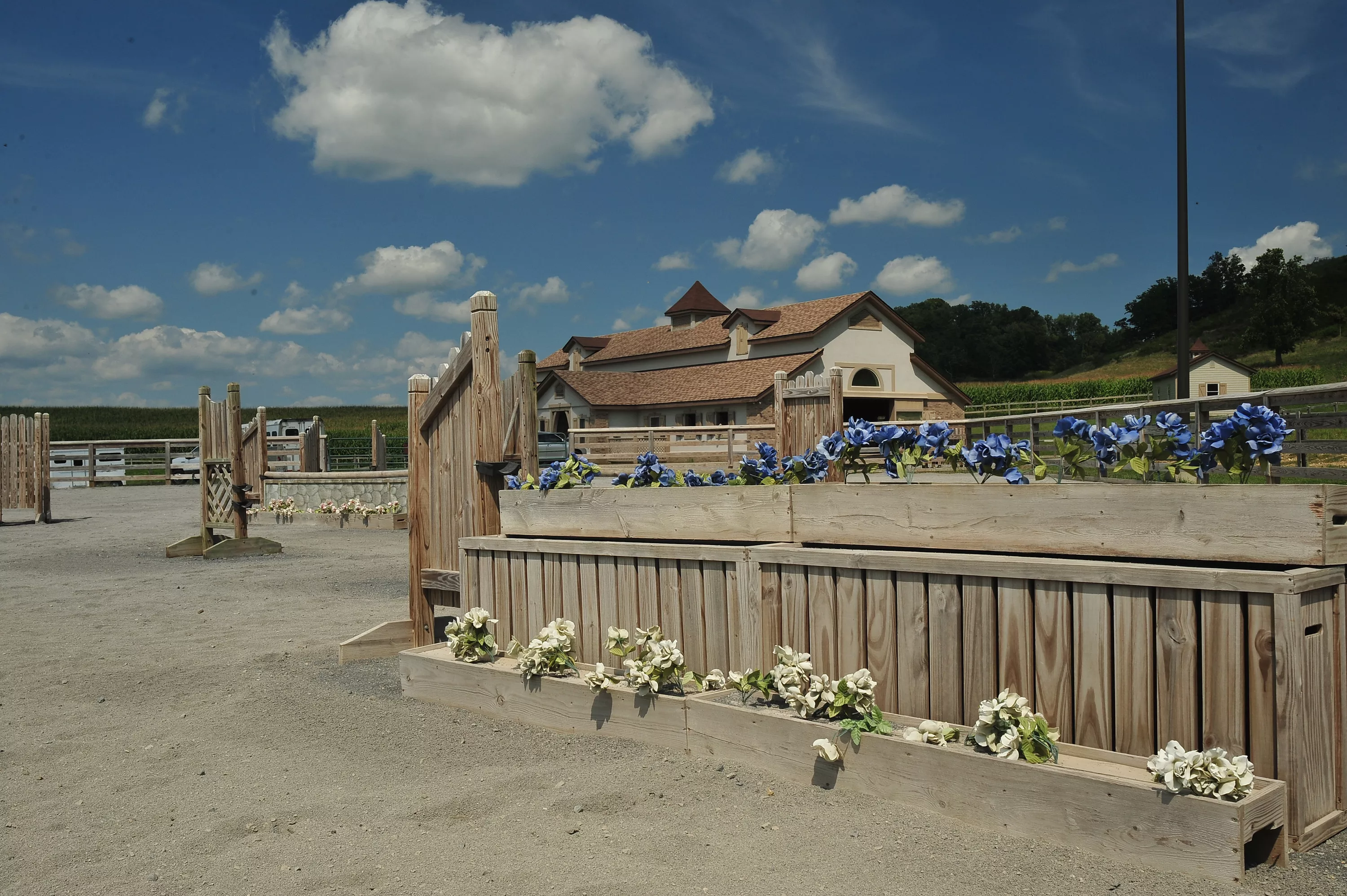 16308 Old Jonesboro Road, Bristol, Virginia 24202 - rolf-carlyle-equestrian-centre-bristol-va-luxury-real-estate-10_uabz09