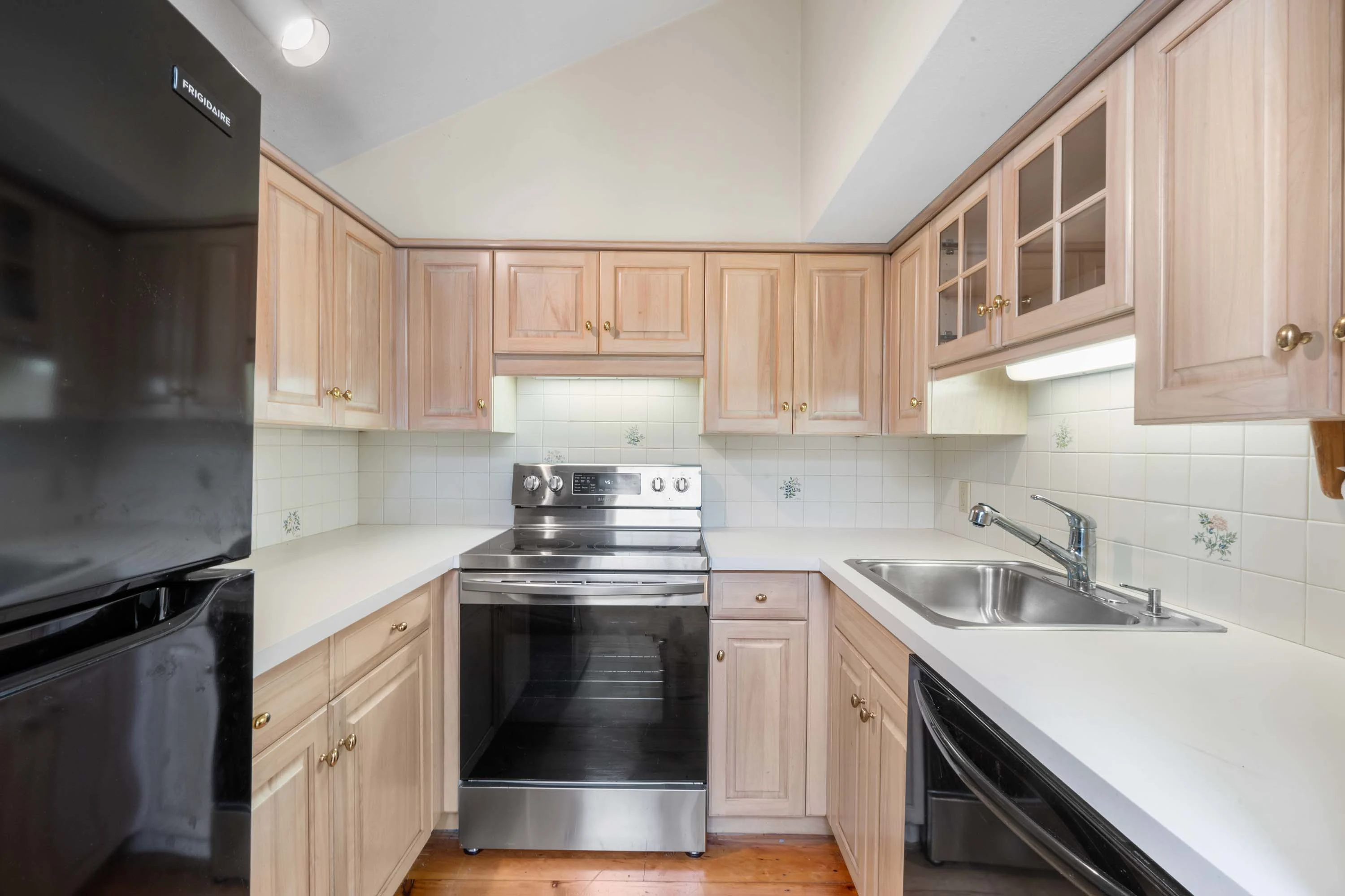 2 Foster Street, Marblehead Neck, North Shore Boston, Massachusetts 01945 - 35_-_2_Foster_St-Marblehead-MA-004_bqeqql
