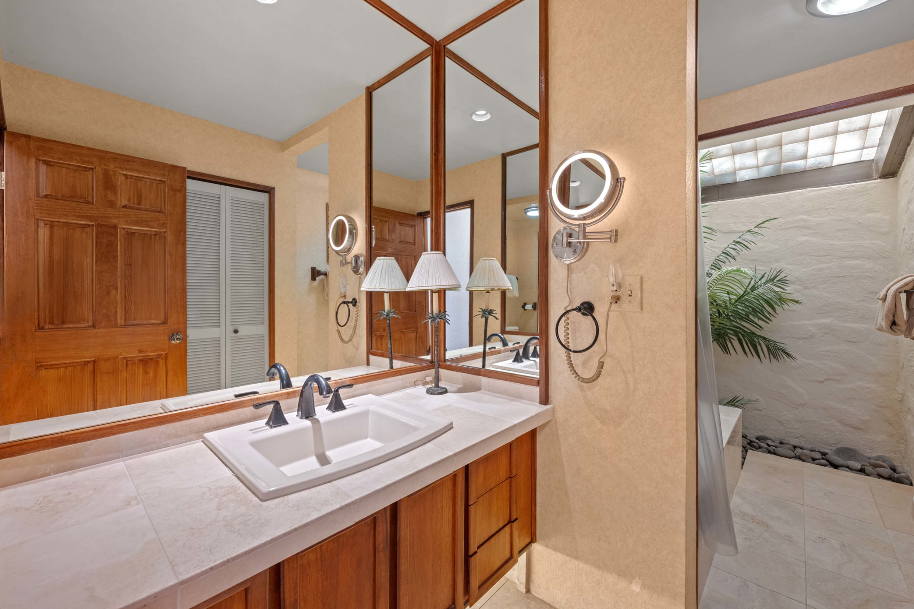 32 5163 and 5157 Lower Honoapiilani Rd, Lahaina, HI 96761 - Luxury Real Estate - Concierge Auctions
