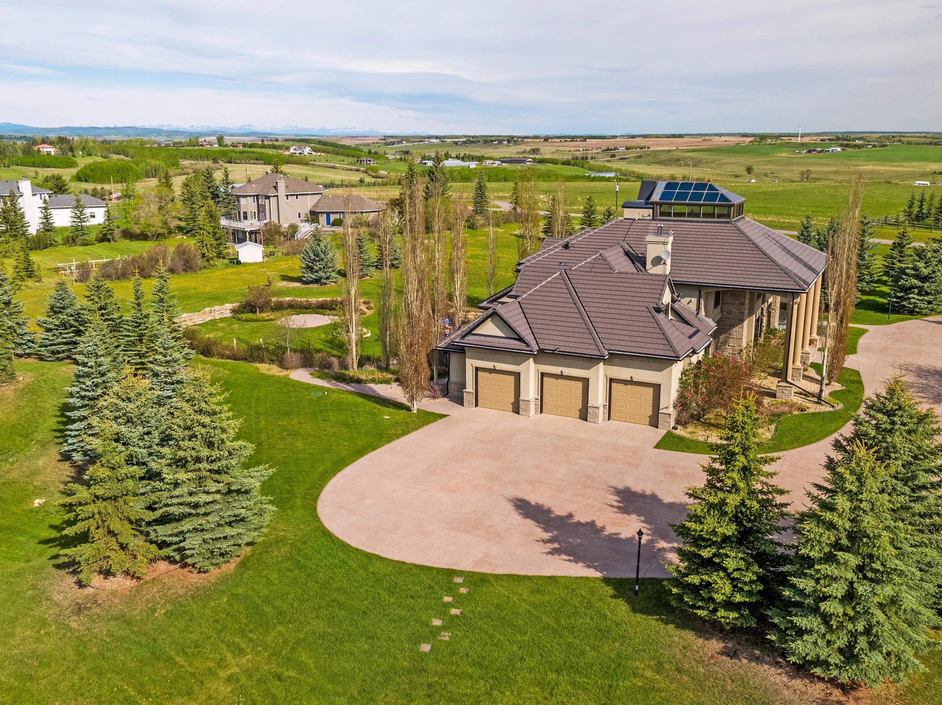 82031 202 Avenue West, Calgary, Alberta T1S 2X2, Canada - 82031-202-avenue-w-foothills-alberta-canada52_smmsk7