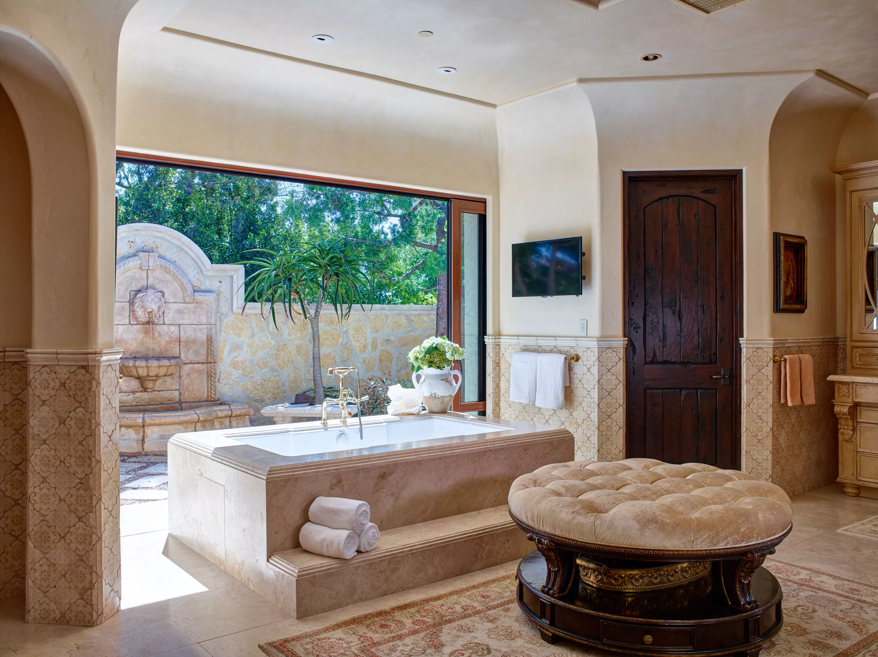 18127 Via Roswitha, Rancho Santa Fe, California 92067 - 18127-via-roswitha-rancho-santa-fe-ca-15-27-18-47-4747_iwuspn