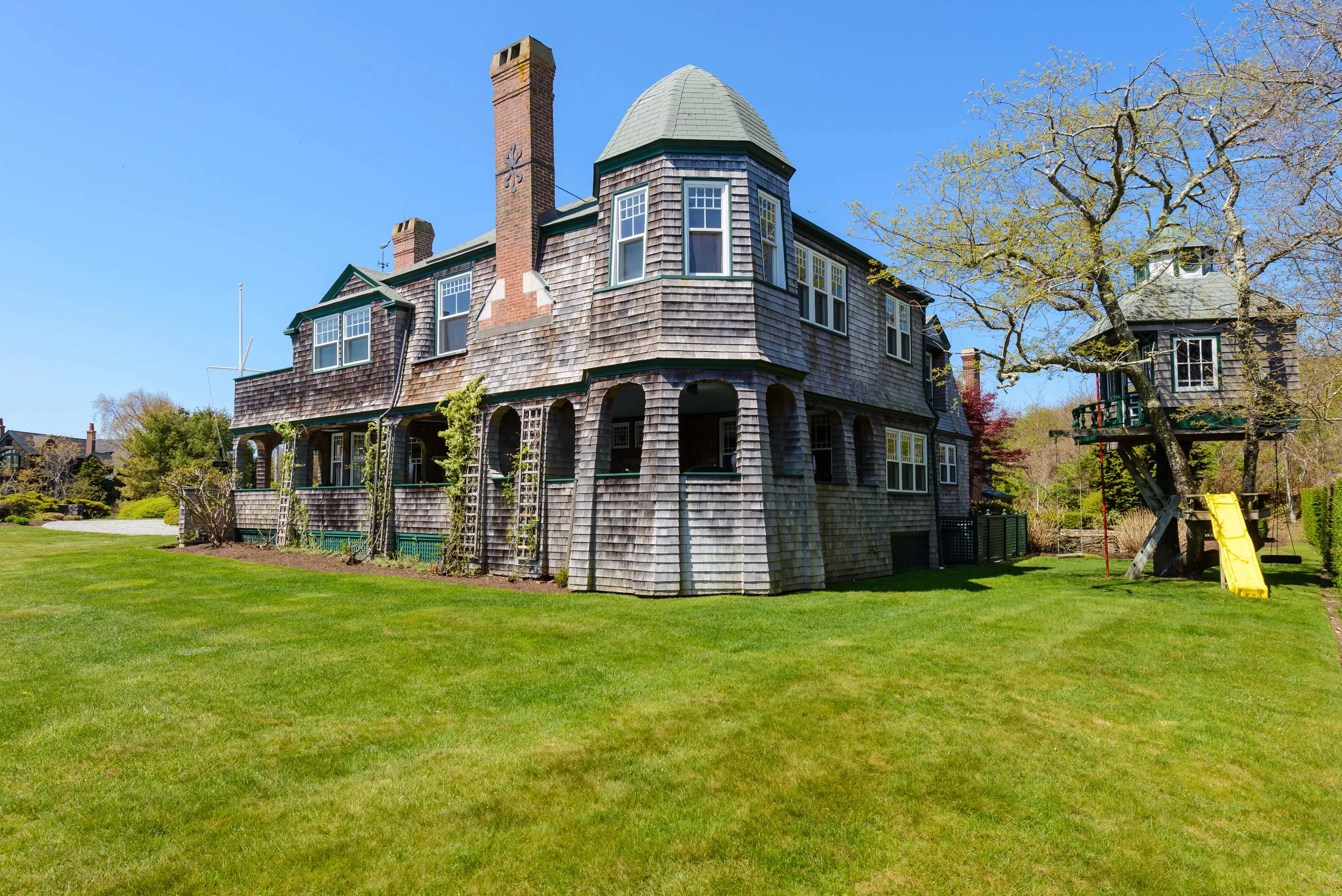52 Newport Street , Jamestown, Rhode Island 02835 - 52-newport-street-jamestown-rhode-island10_khm4ui