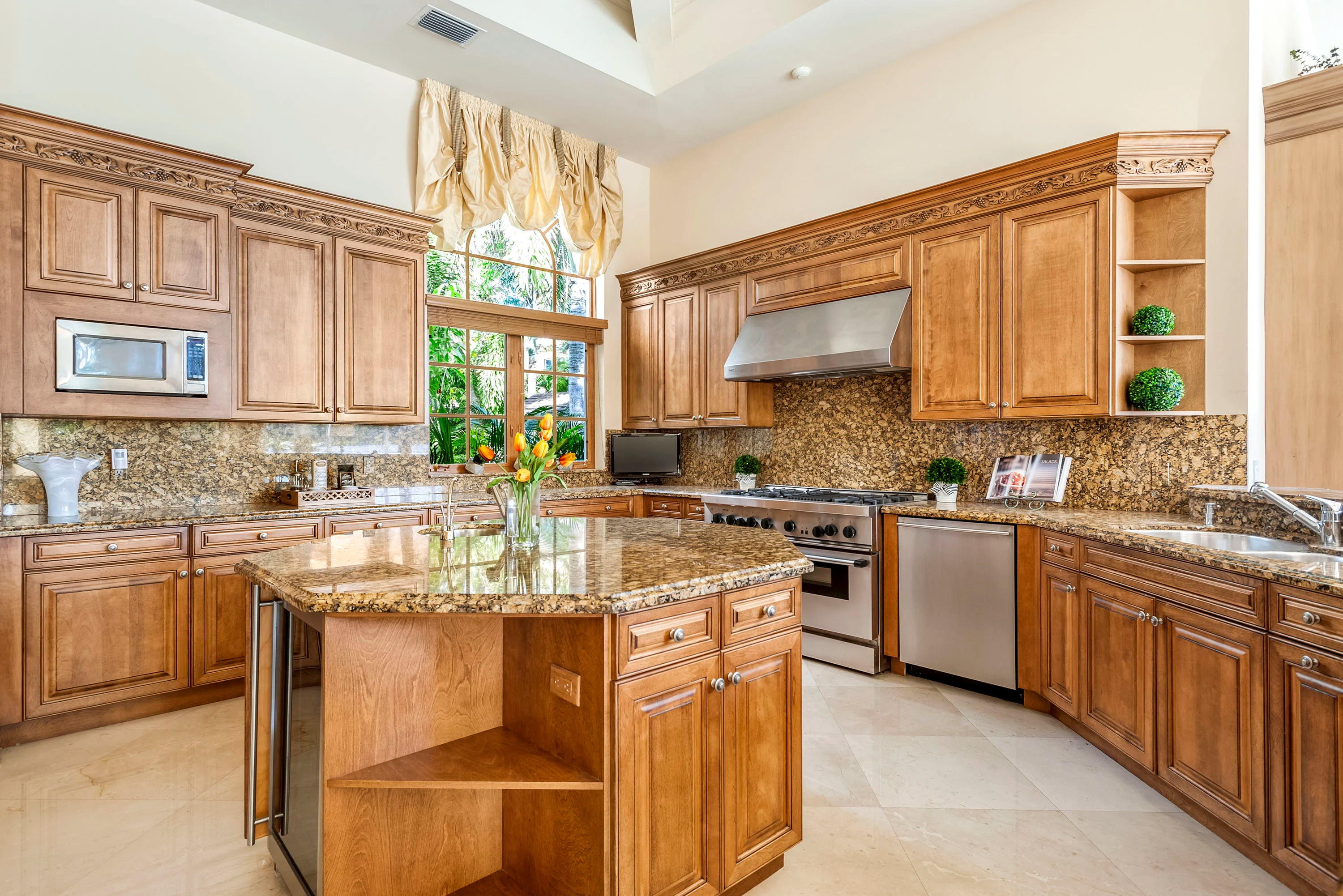 8495 Twin Lake Drive, Boca Raton, Florida 33496 - 8495-twin-lake-drive-boca-raton-florida09_z5ejdj