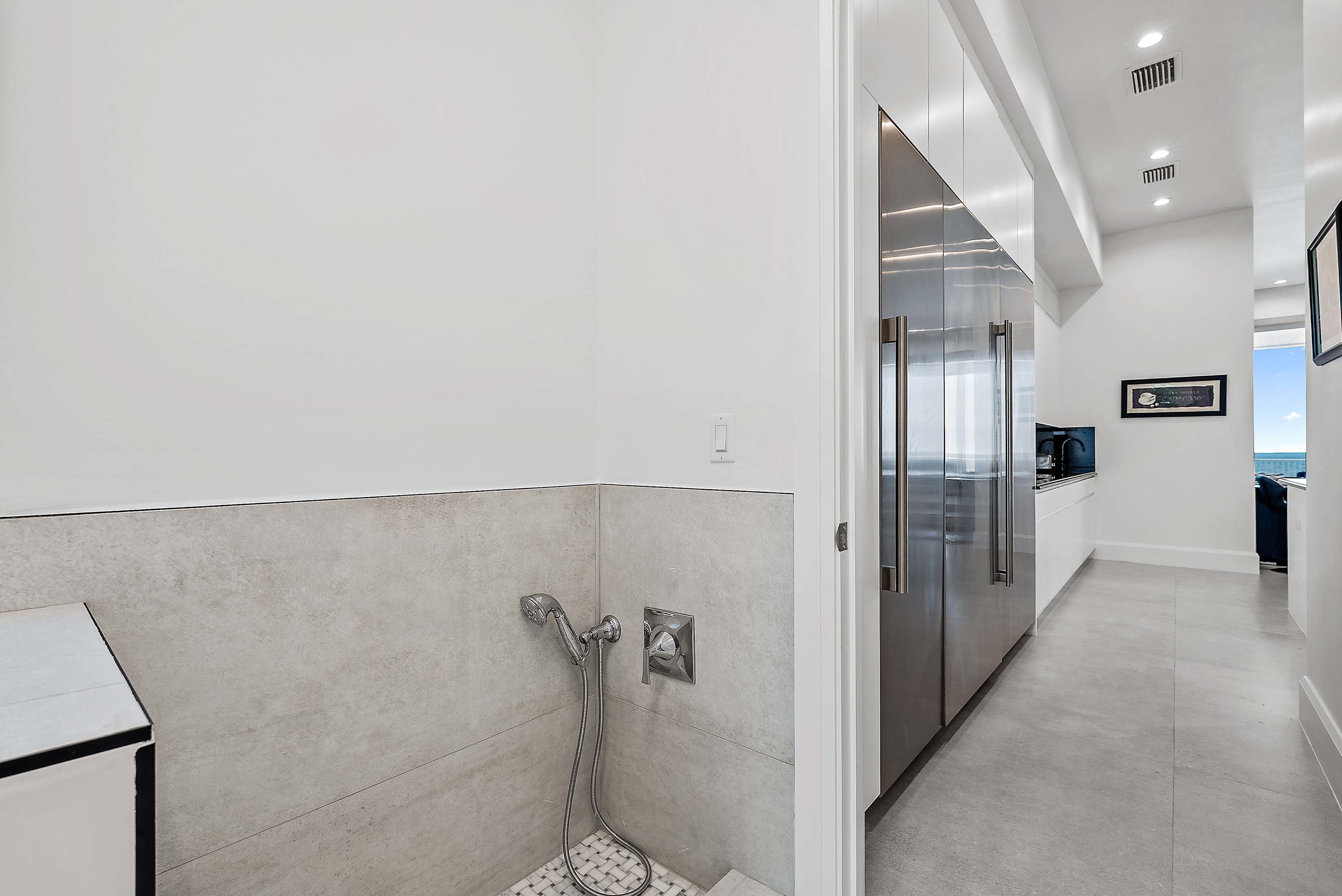 20 7916 South Ocean Drive - Luxury Real Estate - Concierge Auctions