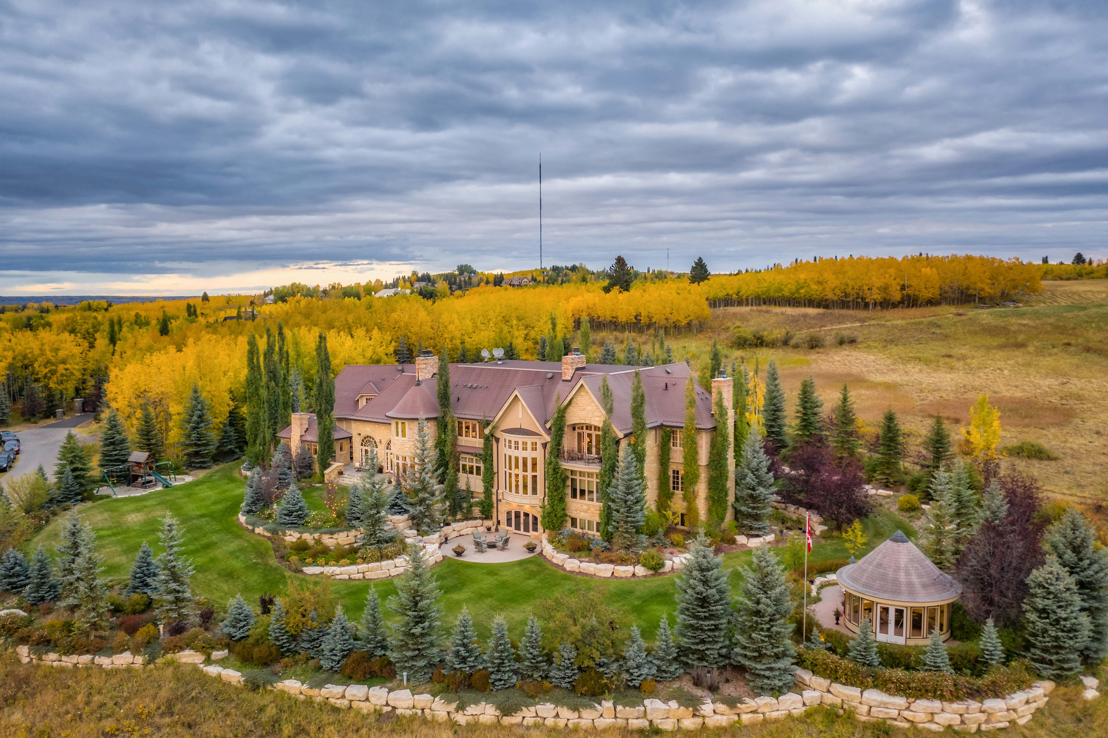 25130 Escarpment Ridge View, Calgary, Alberta, Alberta T3Z 3M7, Canada - 25130-escarpment-ridge-view-calgary-alberta-canada_02_fccb8d