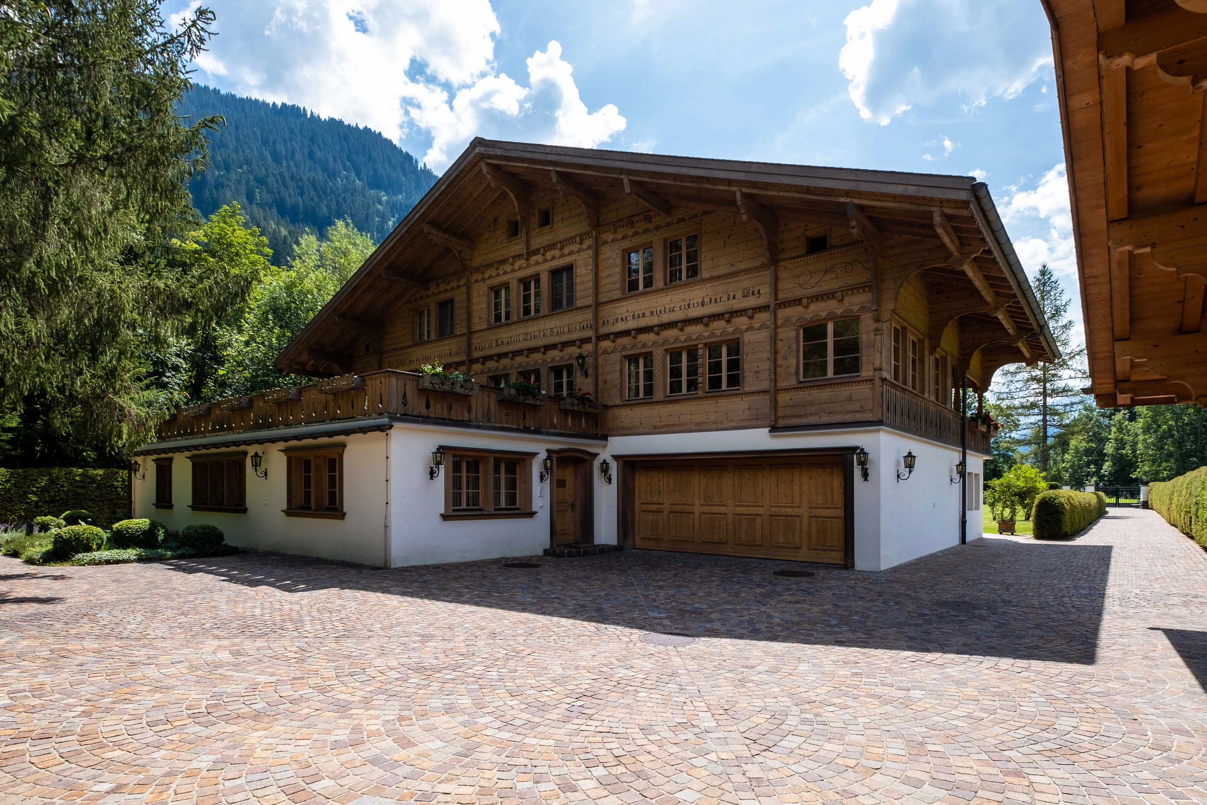 Gsteigstrasse 134, Gstaad, Bern 3783, Switzerland - vandy_20200811_GstaadAmanda_017_o3a0yr