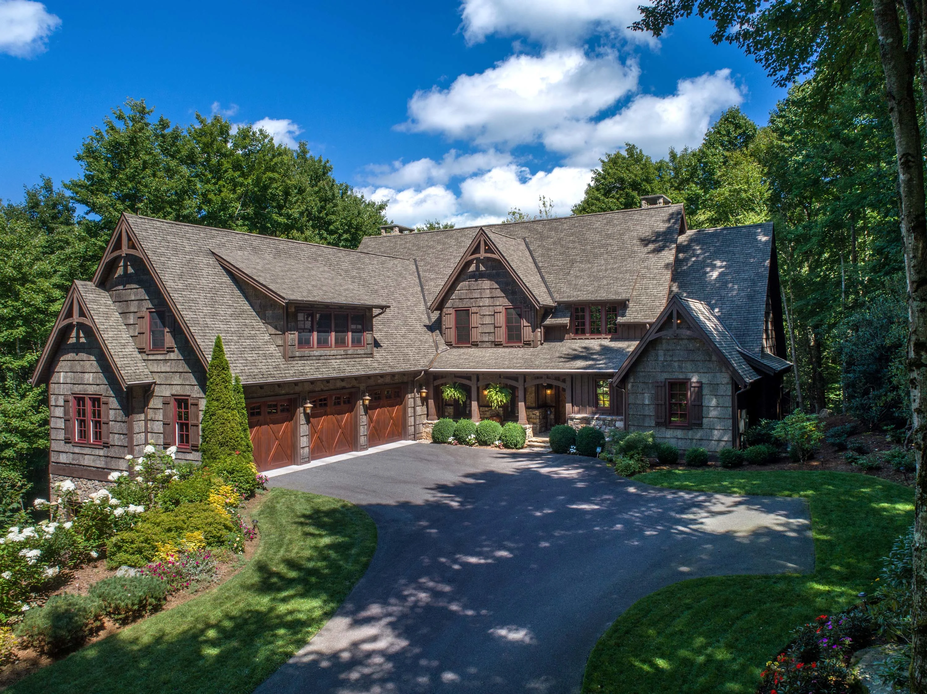 337 The Glens Boulevard, Banner Elk, North Carolina 28604 - 337-the-glens-banner-elk-north-carolina01_dqveg0