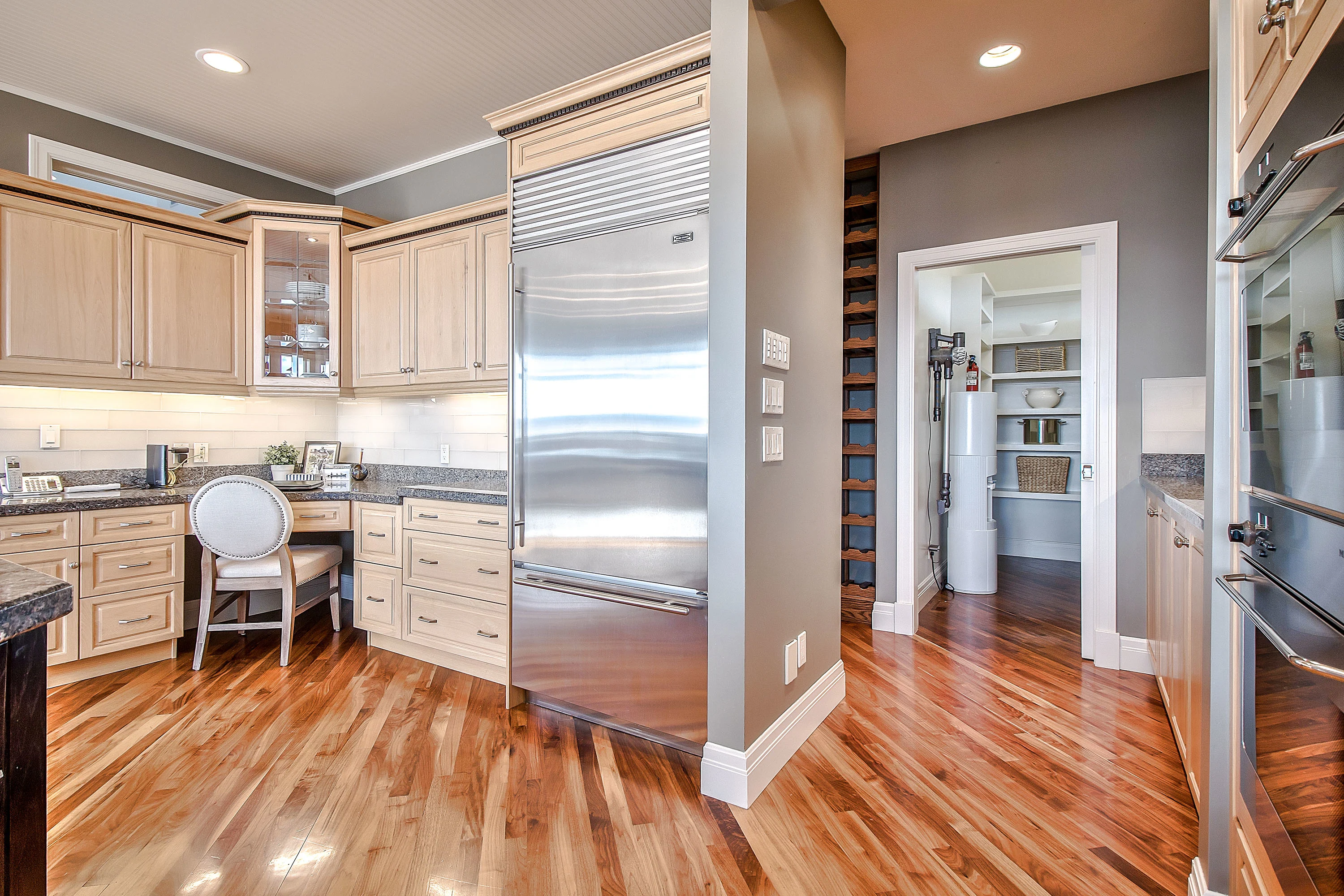 290156 160 Street W, Near Calgary, Alberta T2J 2P9, Canada - 290156-160-street-rural-foothills-county-alberta-canada17_ybggkx