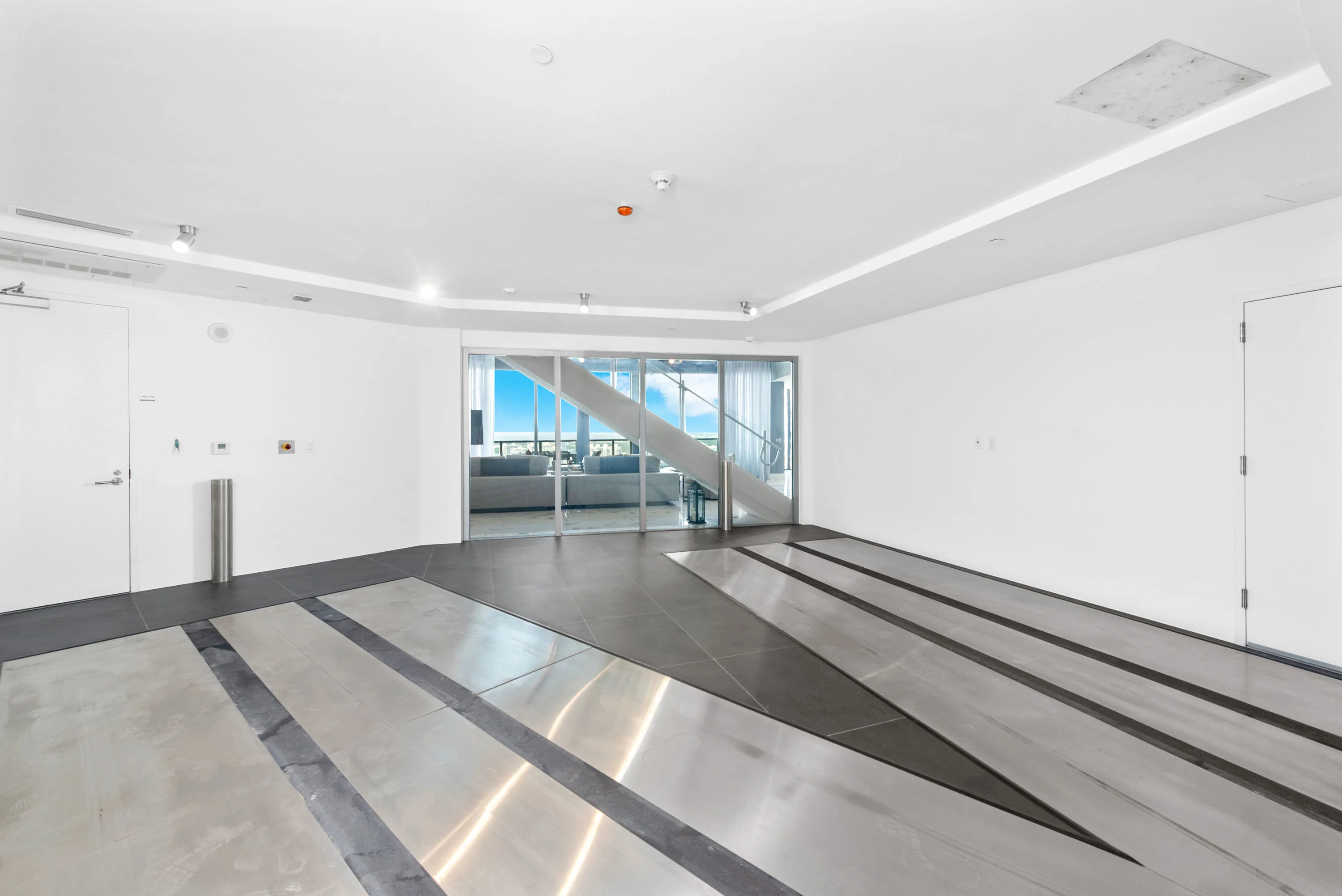 18555 Collins Ave, Apt 4603, Porsche Design Tower, Miami, Florida 33160 - 18555-collins-avenue-apartment-4603-sunny-isles-beach-florida15_dbtzff