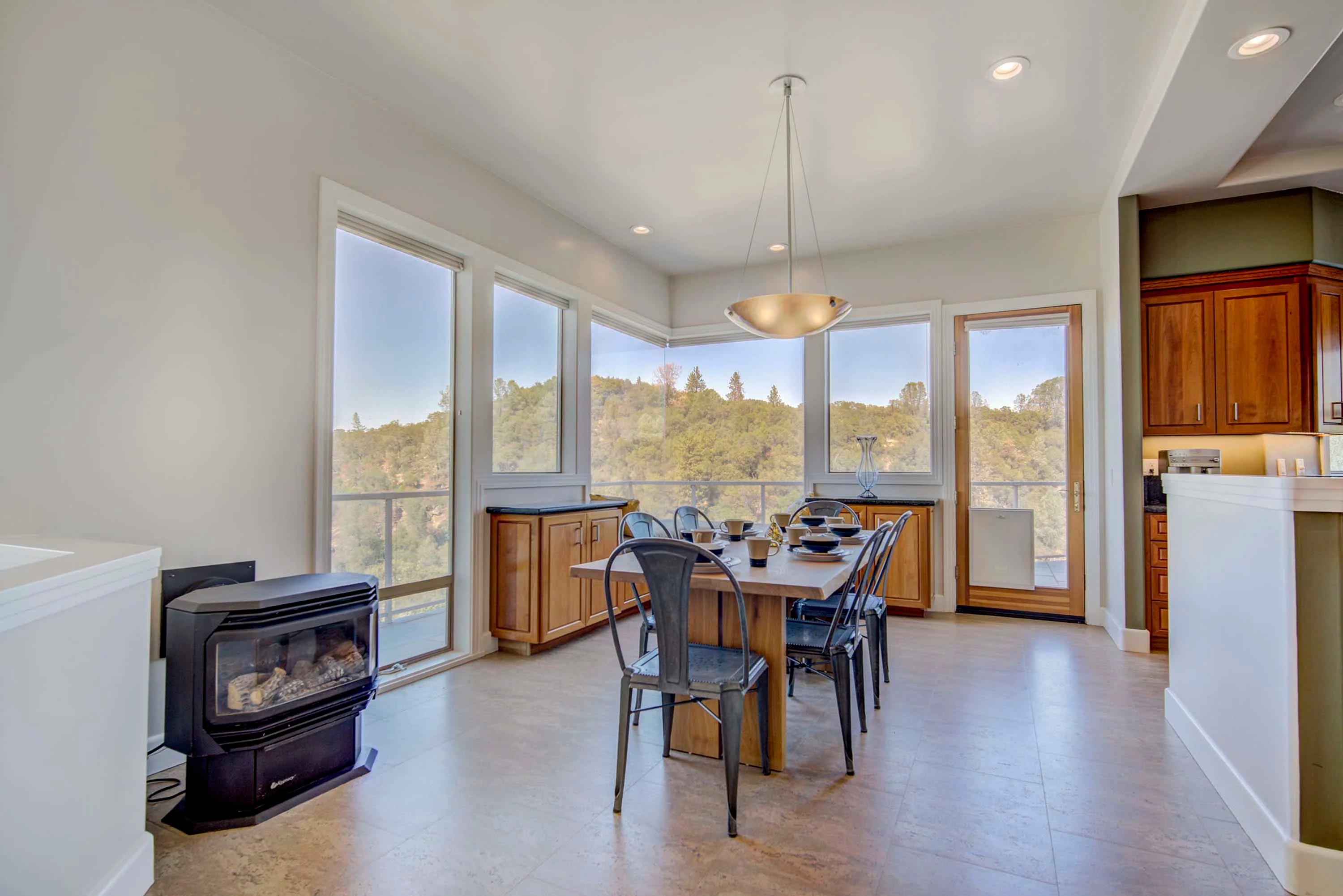 11391 Overhill Drive, Near Lake Tahoe, California 95602 - 11391-overhill_12_ad2i4j