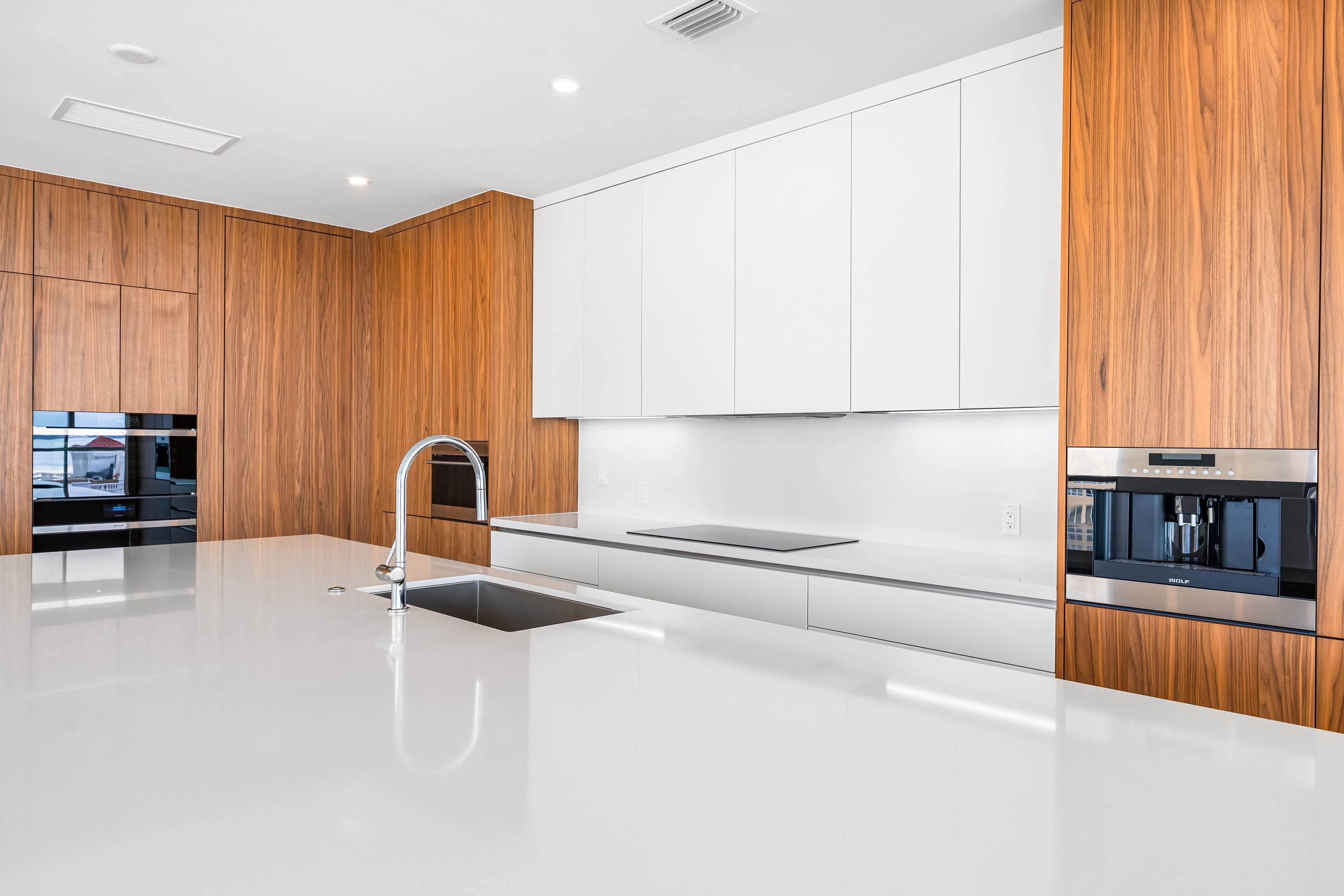 08 111 Golden Gate Point -Penthouse 701, Sarasota, FL 34236 - Luxury Real Estate - Concierge Auctions