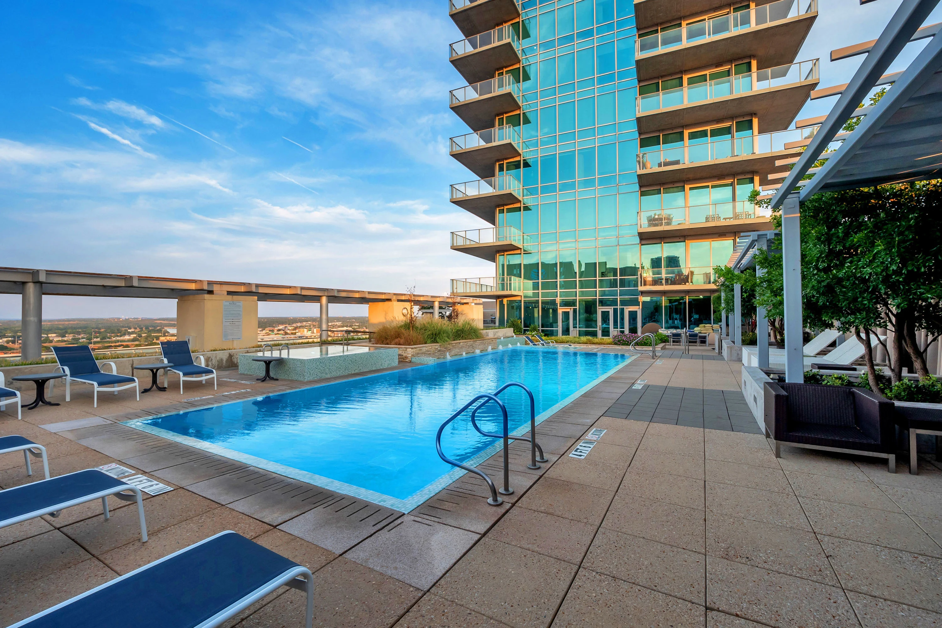 1301 Throckmorton Street #2703, Fort Worth, Texas 76102 - 1301_Throckmorton_St_APT_2703_29_yyxwuo