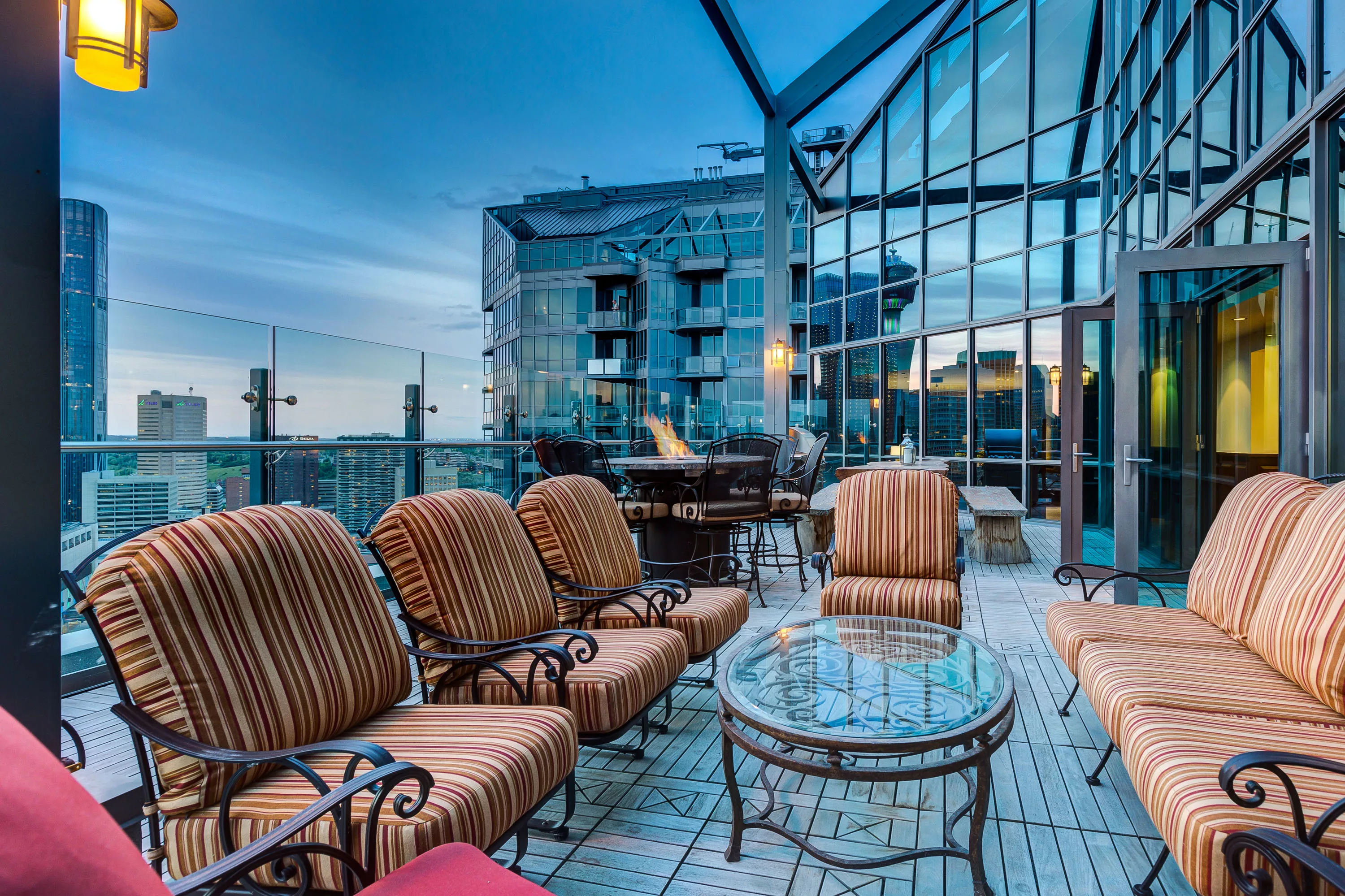 2601, 220 12th Avenue Southeast, Calgary, Alberta T2G 0R5, Canada - SV-9_hz9ecw