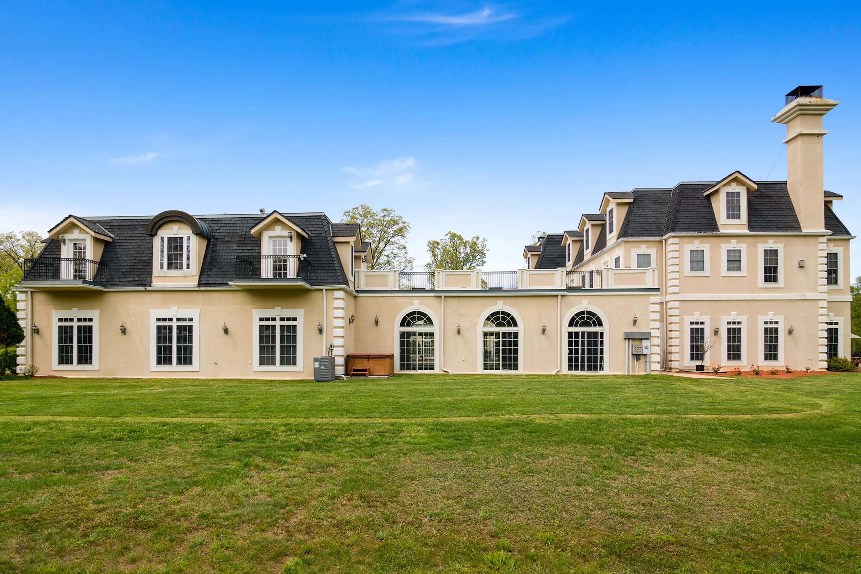 5825 Doyle Road, Near Washington D.C., Virginia 20124 - 5825-doyle-road-clifton-virginia75_rpxv9v