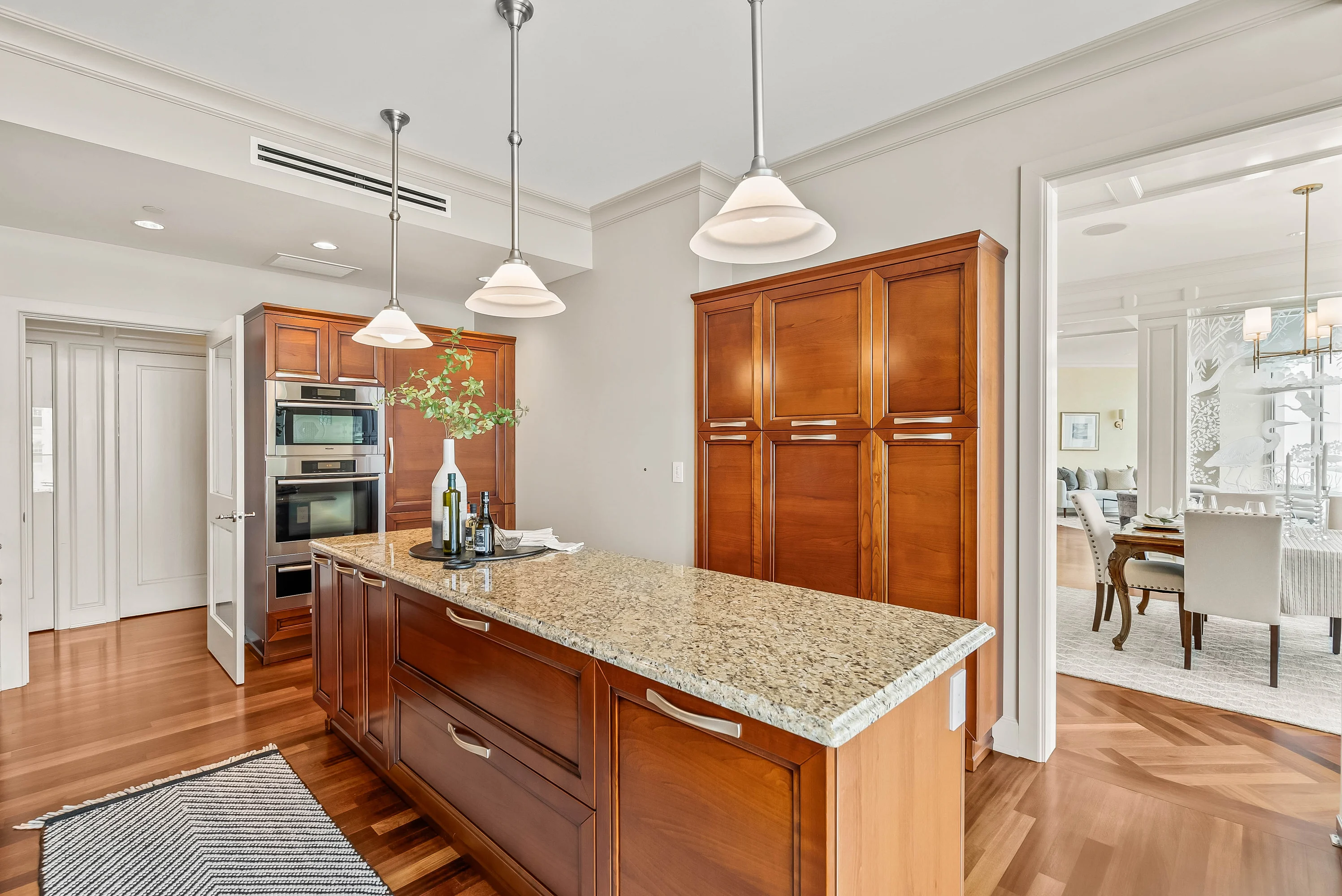 825 North Prospect Avenue #902, Milwaukee, Wisconsin 53202 - 825_N_Prospect_Ave_902_Milwaukee_WI_15_okpbcr