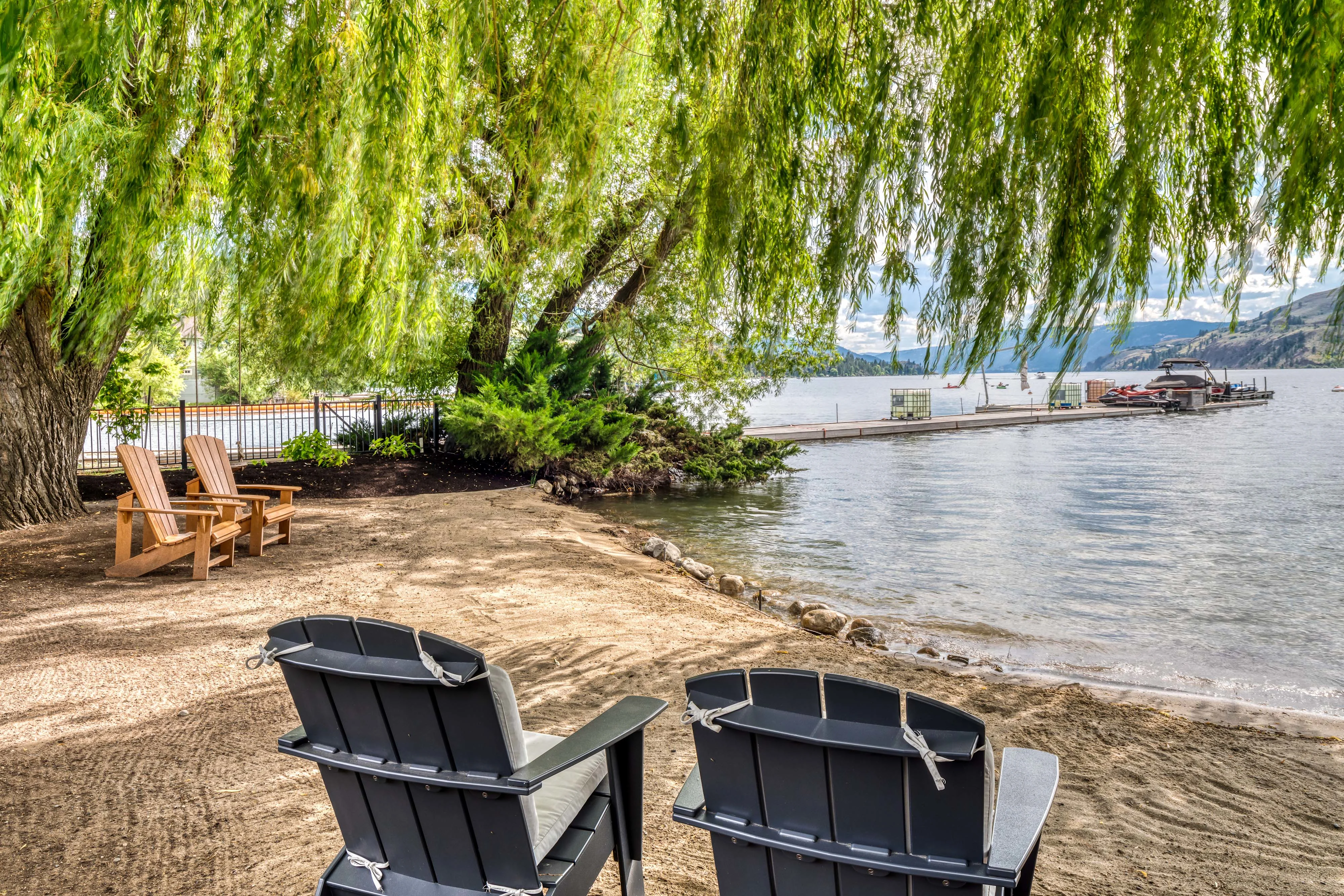 8200 Kalavista Drive, Kalamalka Lake, British Columbia V1B 1K3, Canada - 8200-kalavista-drive-kalamalka-lake-british-columbia_58_mqaxln