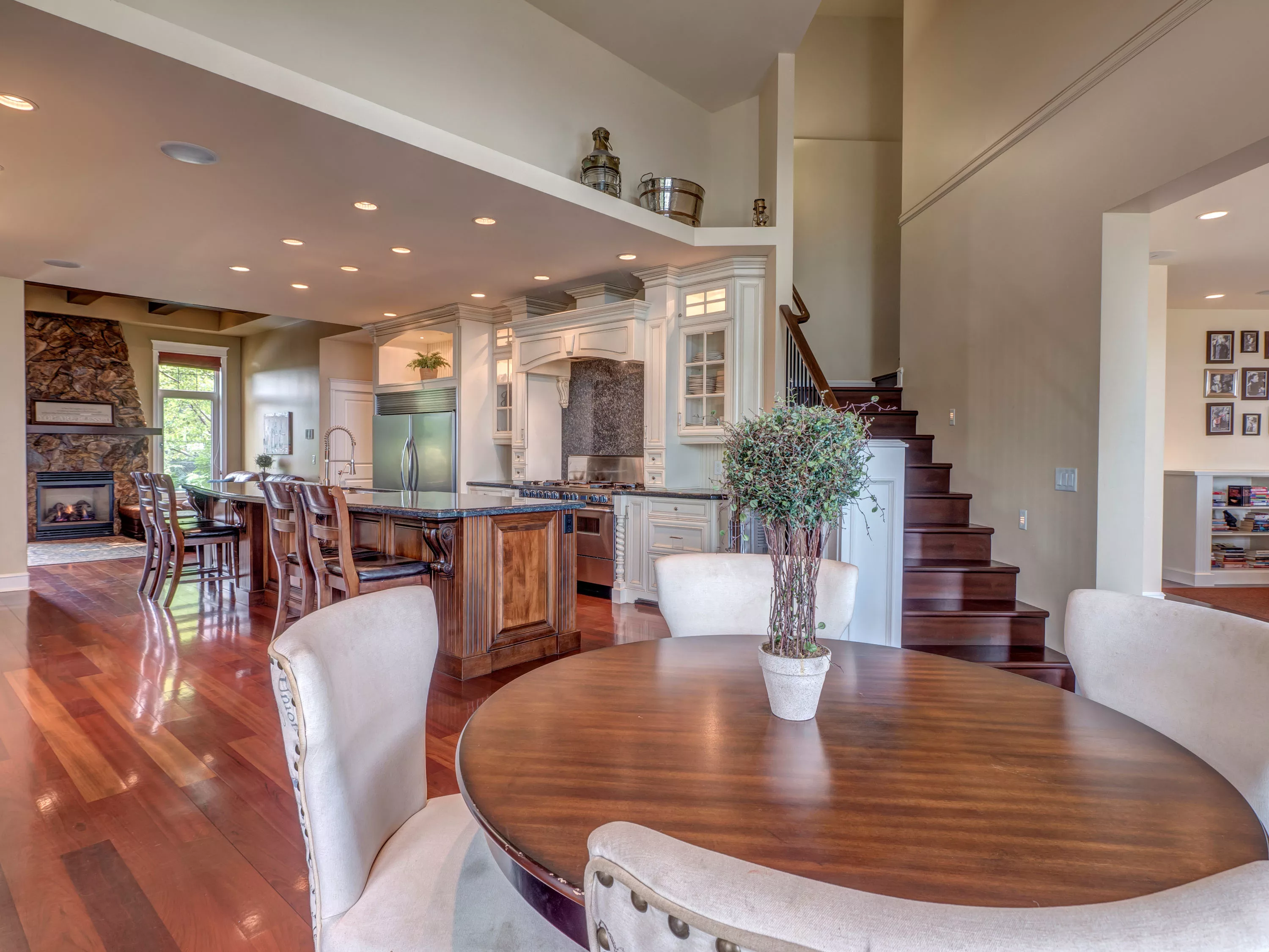 2830 East Kelowna Road, Kelowna, British Columbia V1W 4H5, Canada - 2830-east-kelowna-road-east-kelowna-british-columbia-canada_07_kpbyma