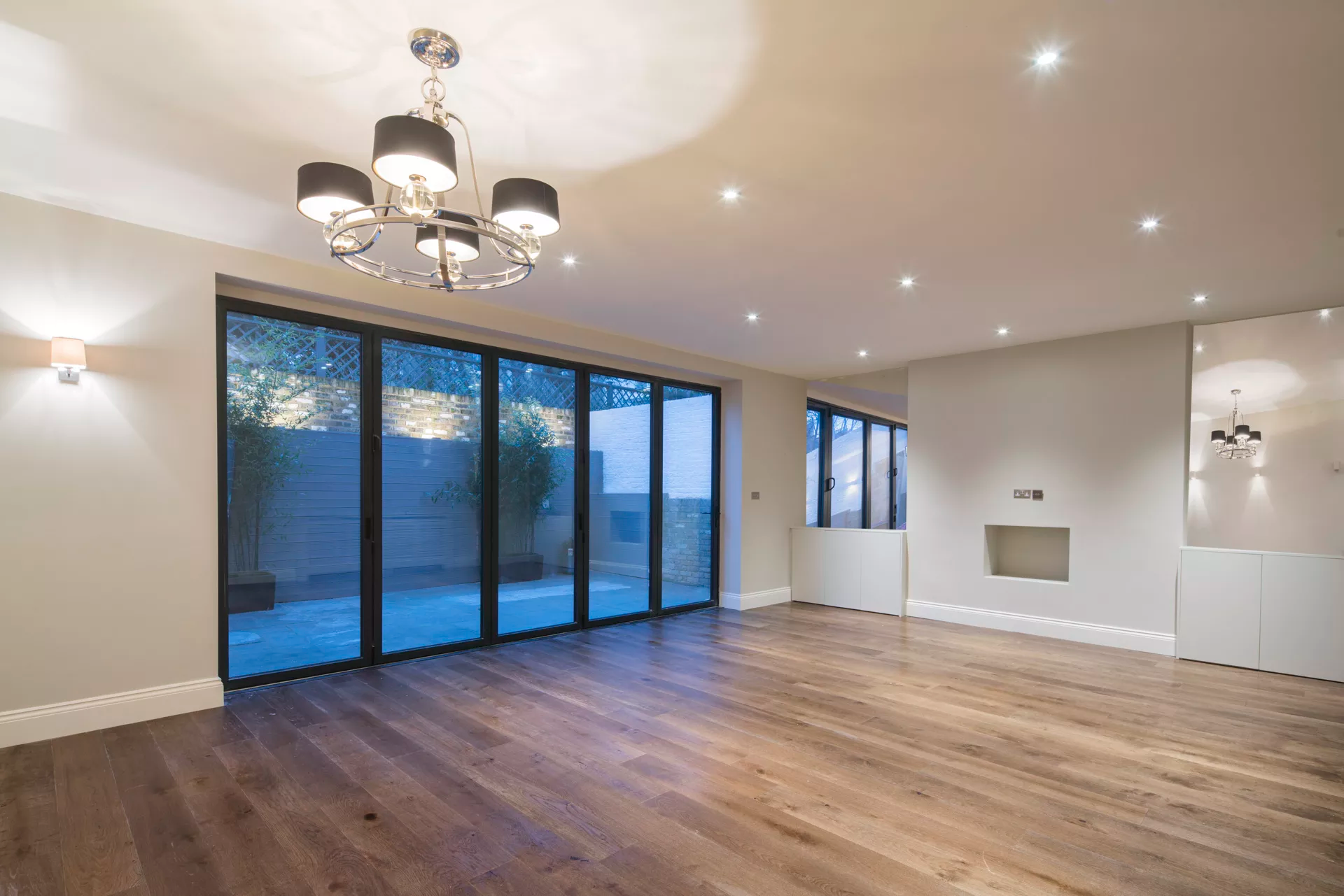 Garden Flat, 16 Redcliffe Square, Chelsea, London, England SW10, United Kingdom - 4814-002-19-12-55-5555_rgmjxq