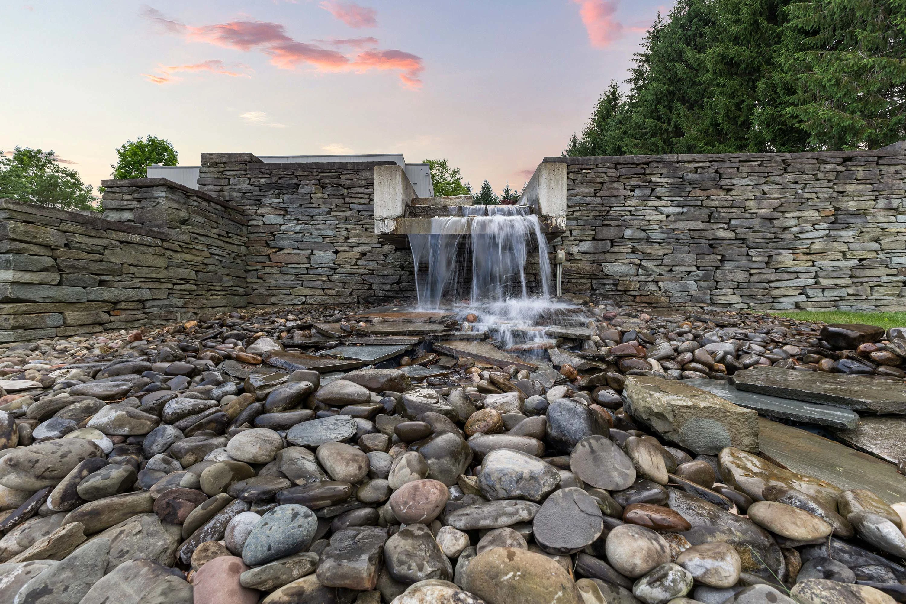 The Corning Glass House | 10288-10289 Whispering Wind Trail, Corning, Finger Lakes Area, New York 14830 - 36_10288-10289_Whispering_Wind_Trail_Corning_NY_14830_ng1inl