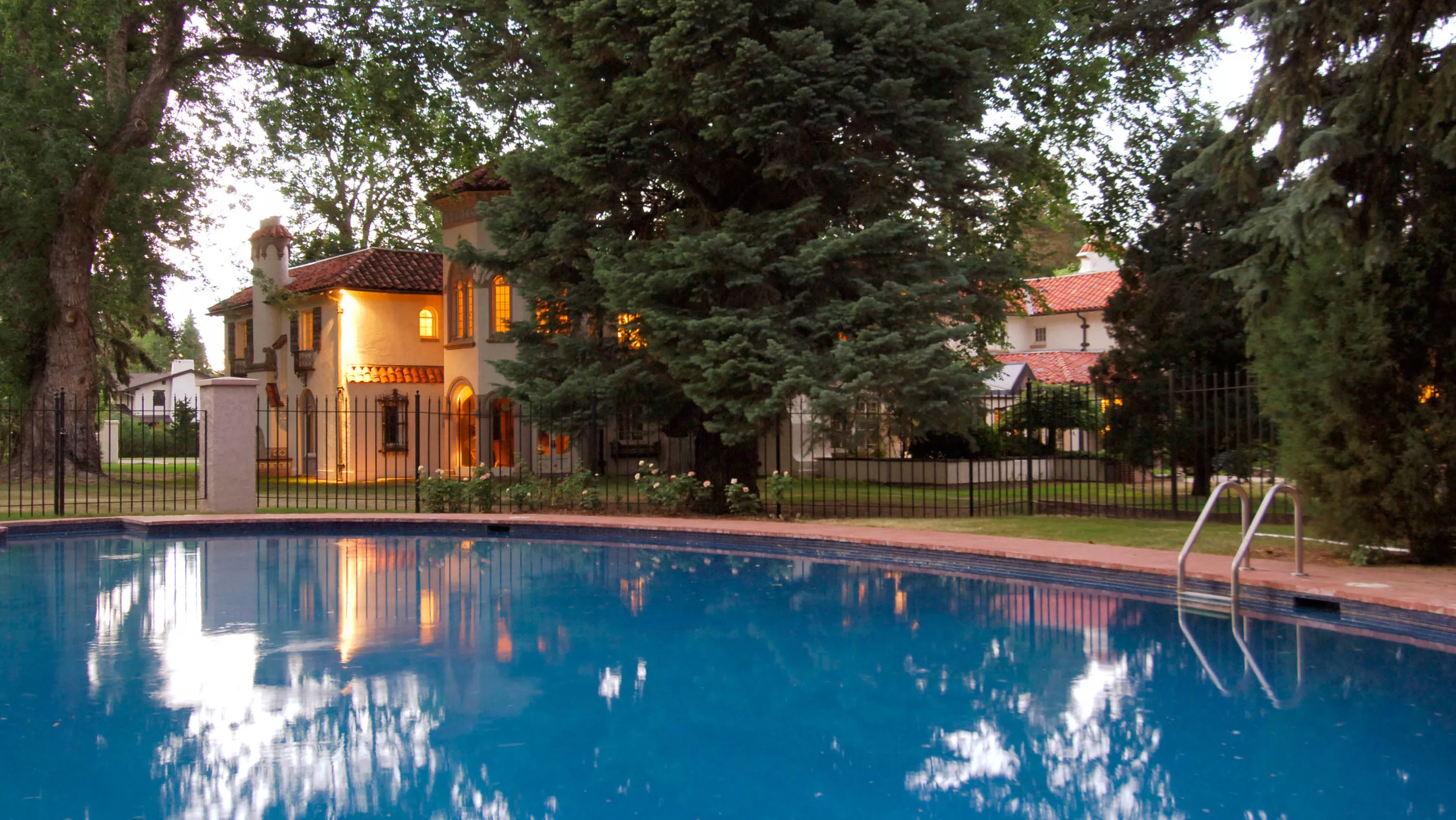 19 Elm Avenue, Colorado Springs, Colorado 80906 - 19-elm-avenue-colorado-springs-colorado-16-25-21-02-022_cogxxw