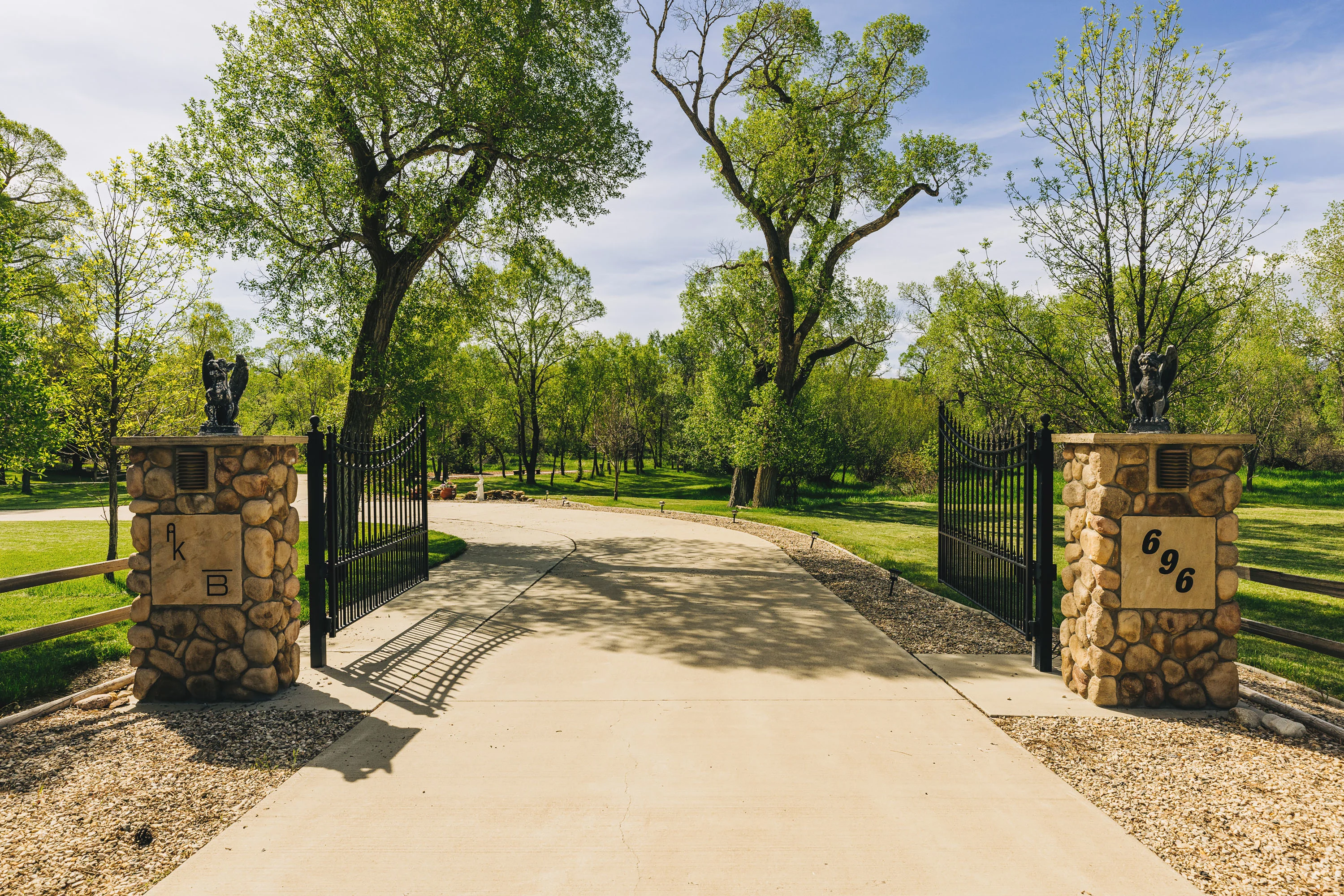 696 Big Goose Road, Sheridan, Wyoming 82801 - Big_Goose_Road_04_jvzllt