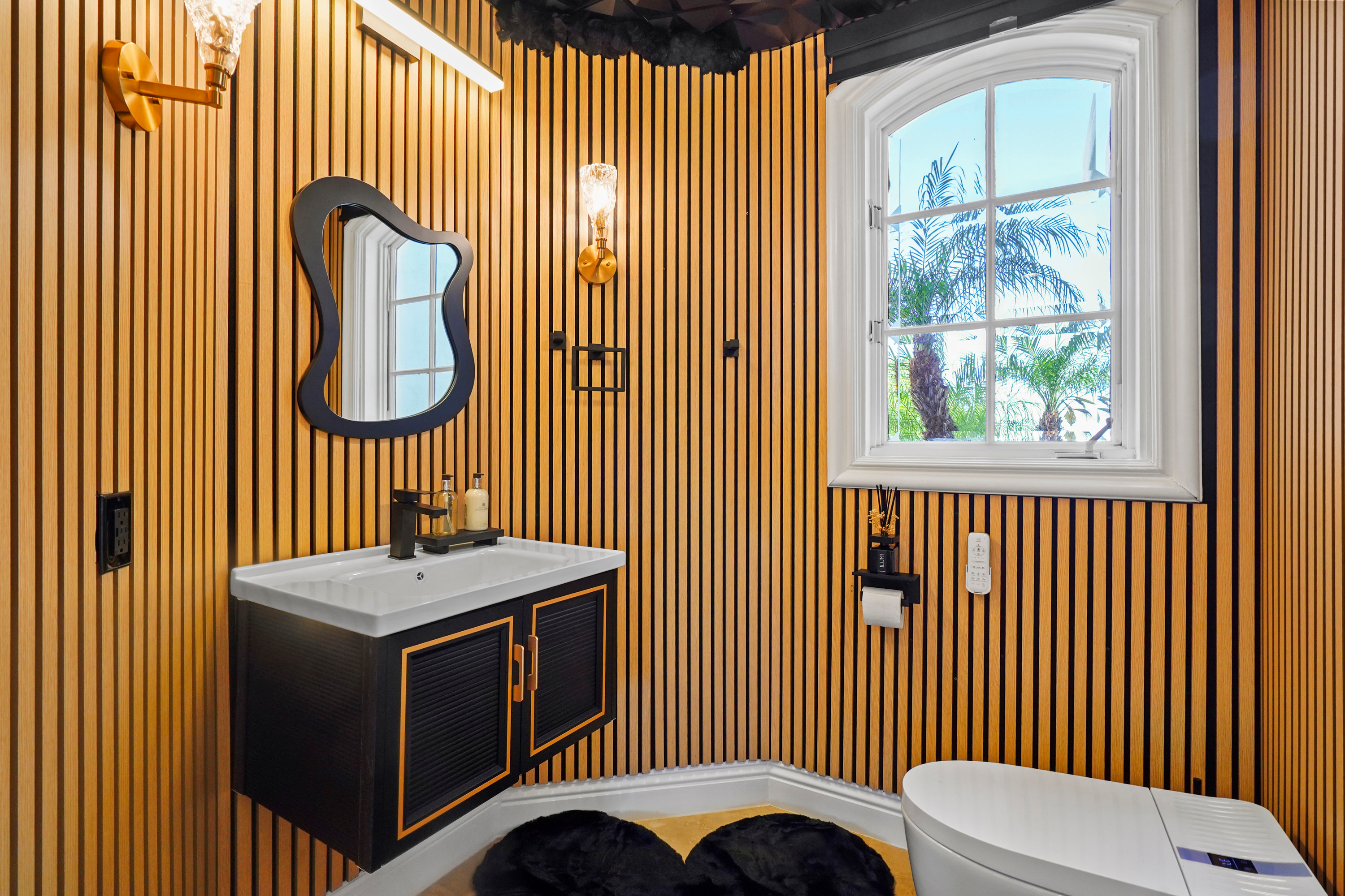 25 13320 Mulholland Drive - Luxury Real Estate - Concierge Auctions