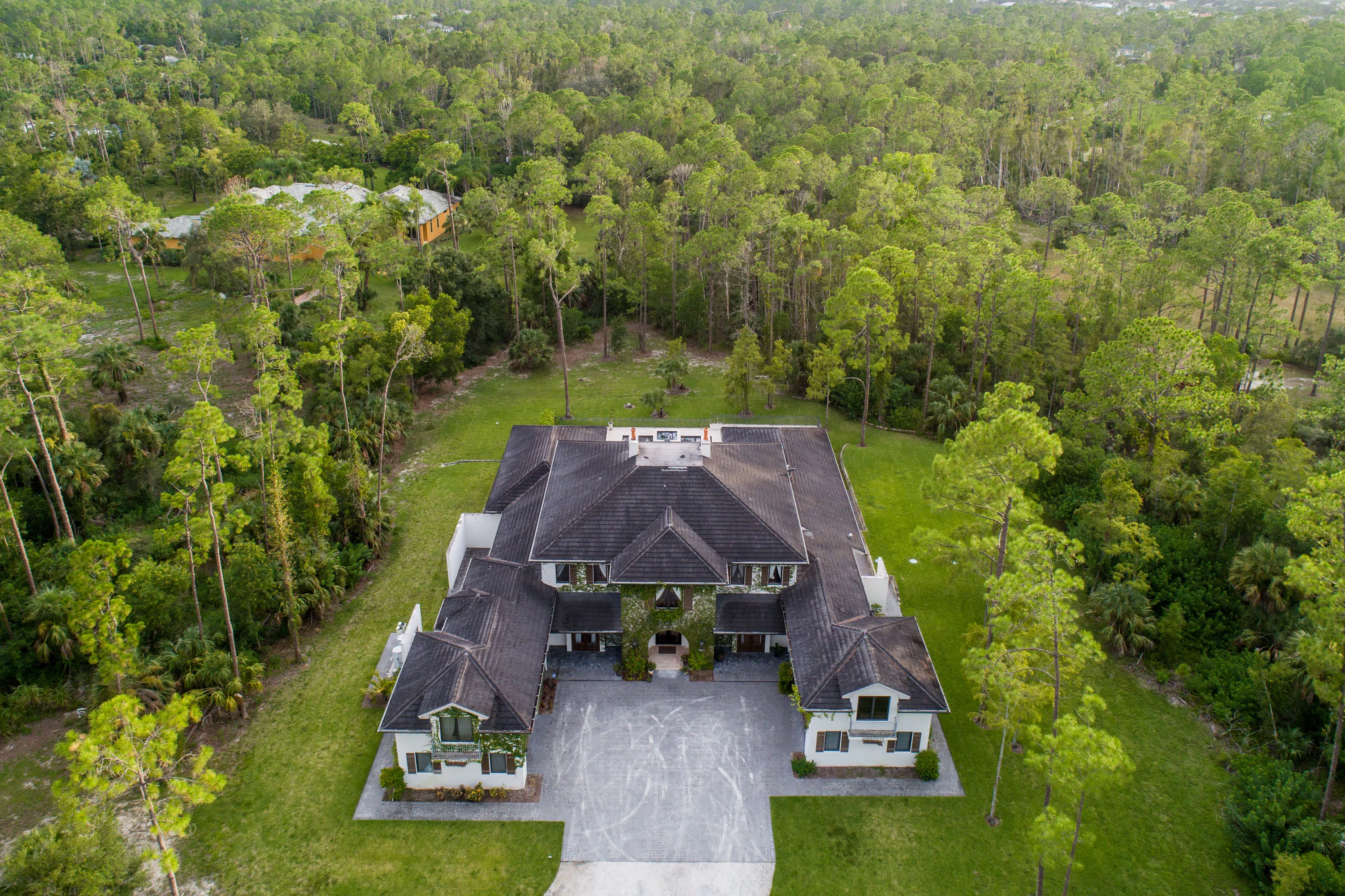 5190 Teak Wood Drive, Naples, Florida 34119 - 5190-teak-wood-drive-naples-florida15_rrkx6r