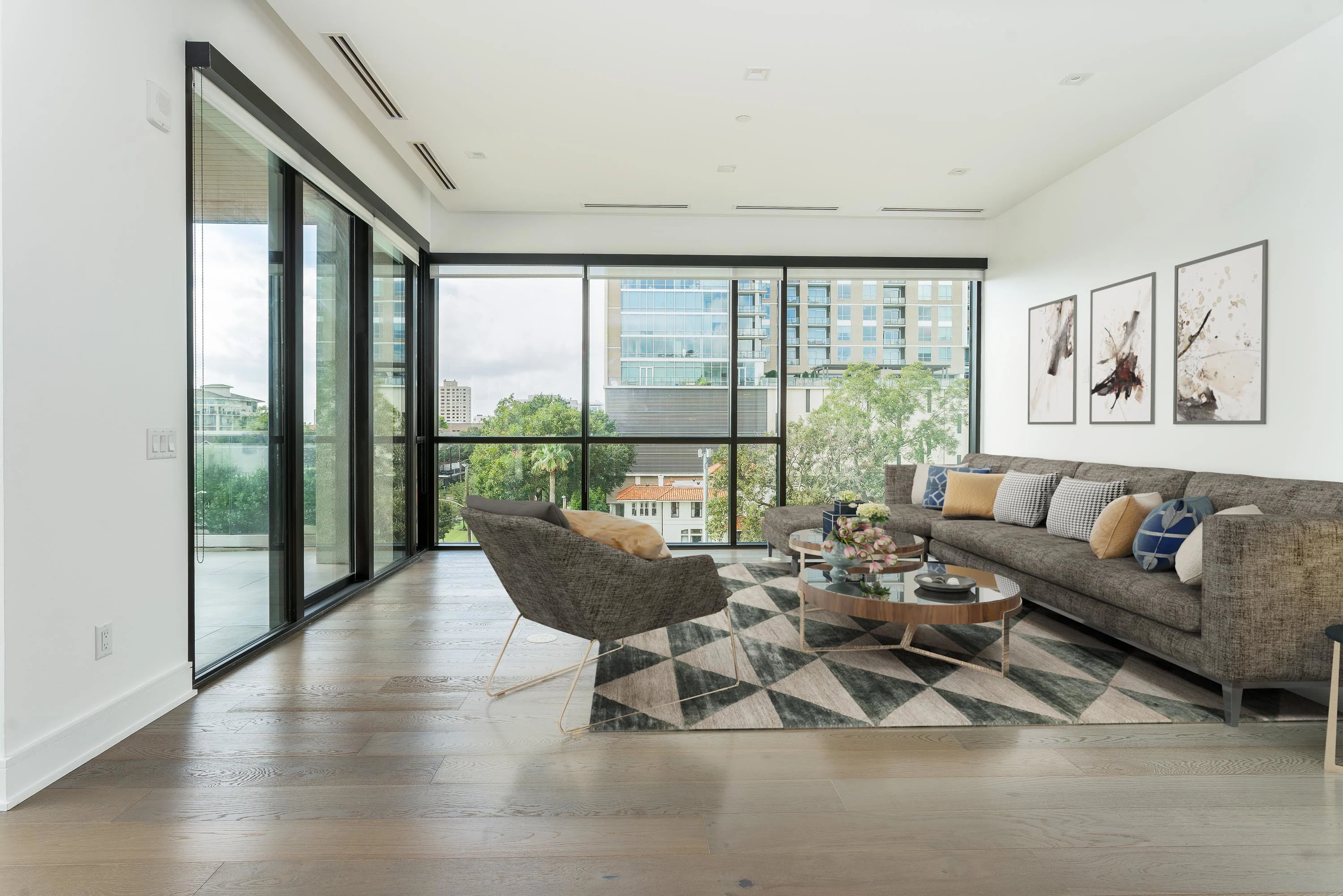 5104 Caroline Street, Unit 403, Houston, Texas 77004 - DHM-5104-caroline-street-403-06_pzxnqj